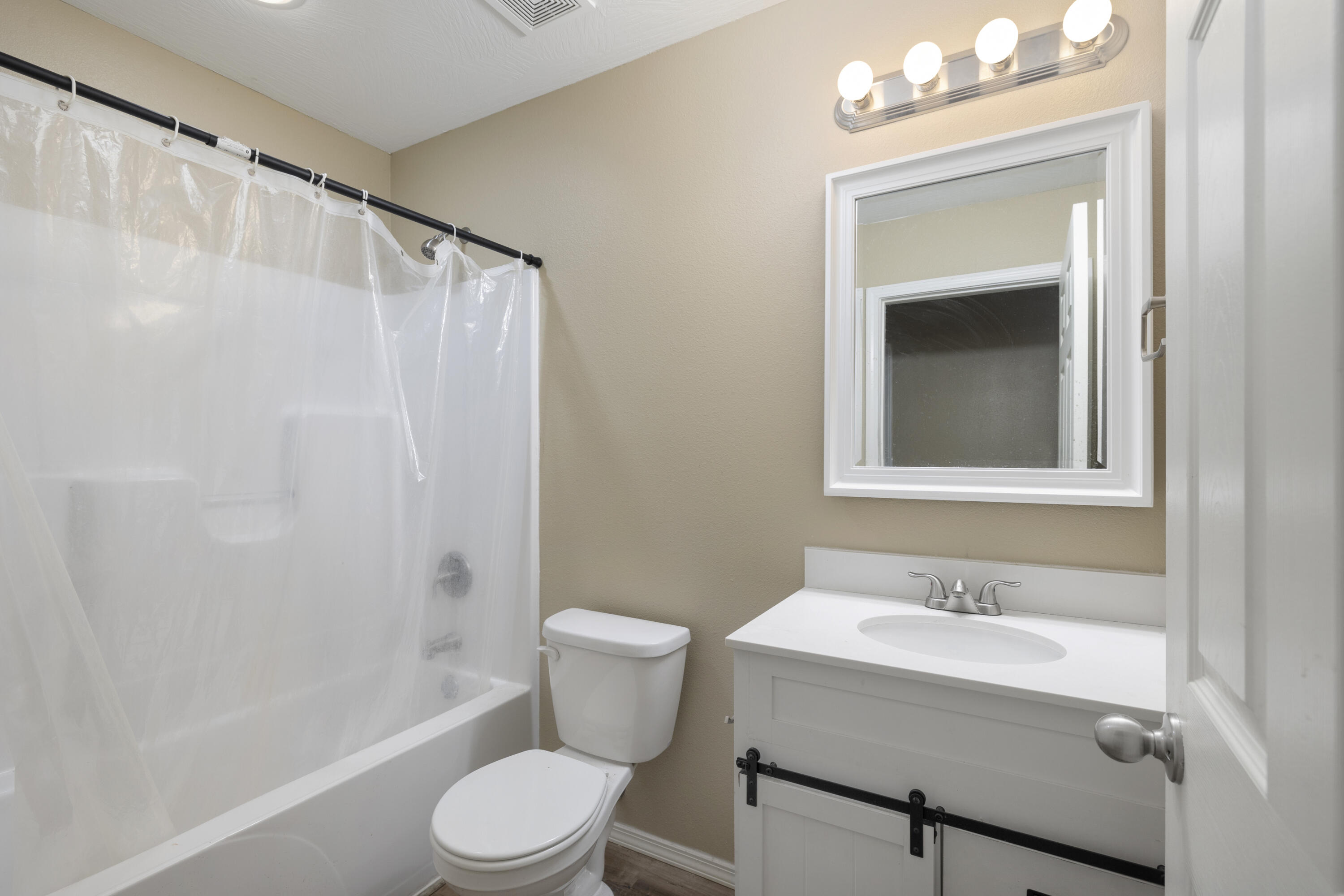 1020 North Ethyl Avenue Property Photo 4
