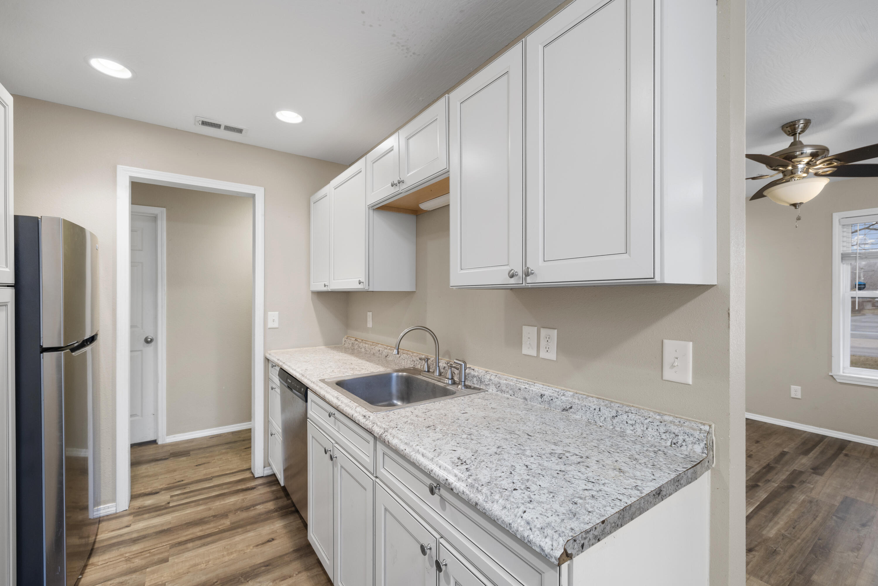 1020 North Ethyl Avenue Property Photo 8