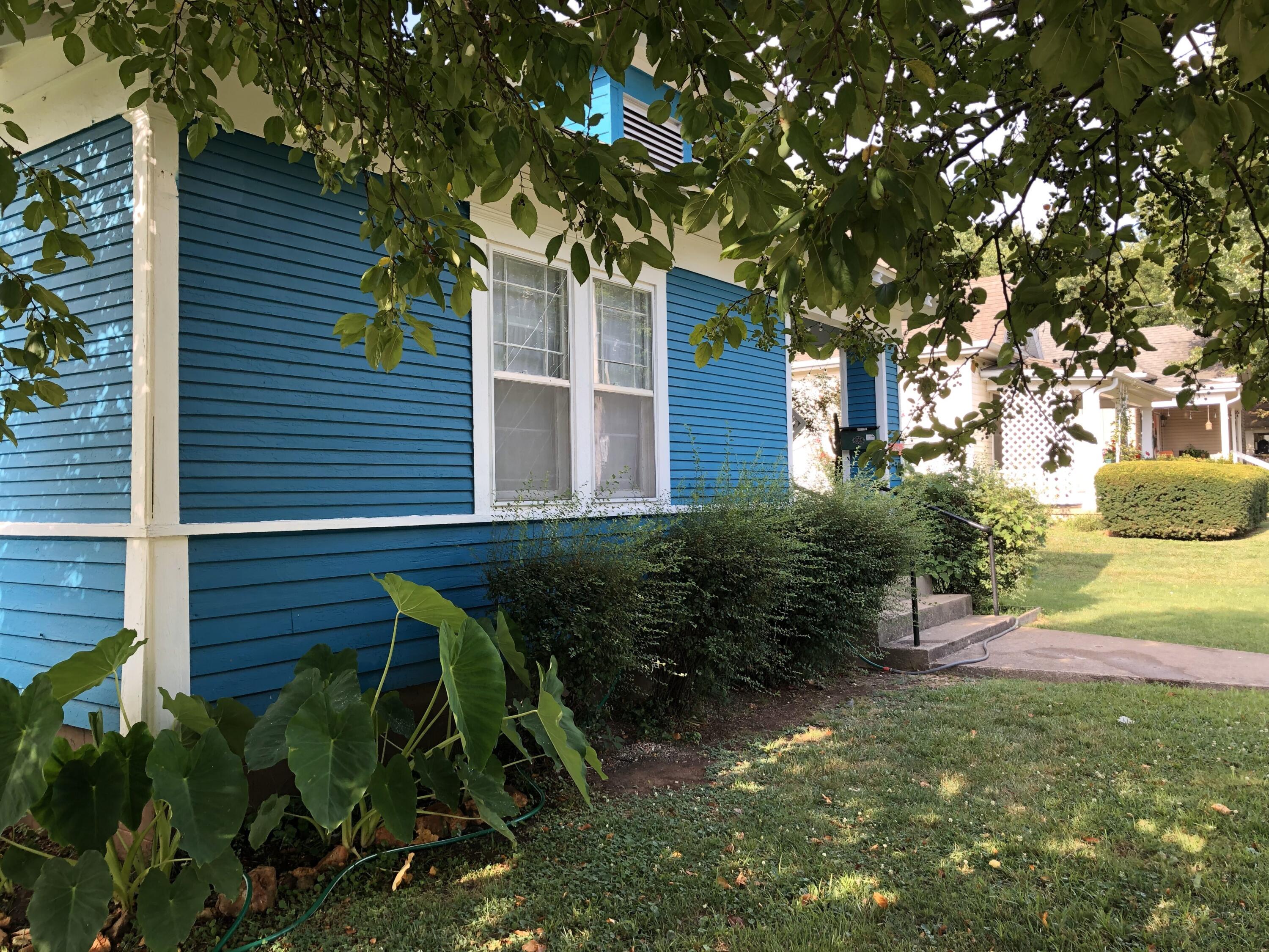 1401 East Mcdaniel Street Property Photo 4