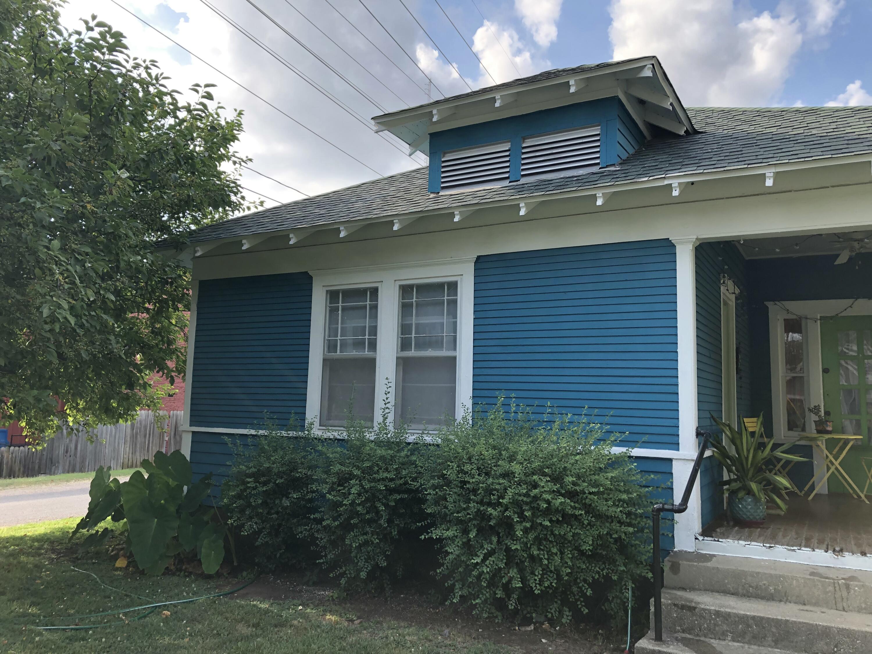 1401 East Mcdaniel Street Property Photo 5