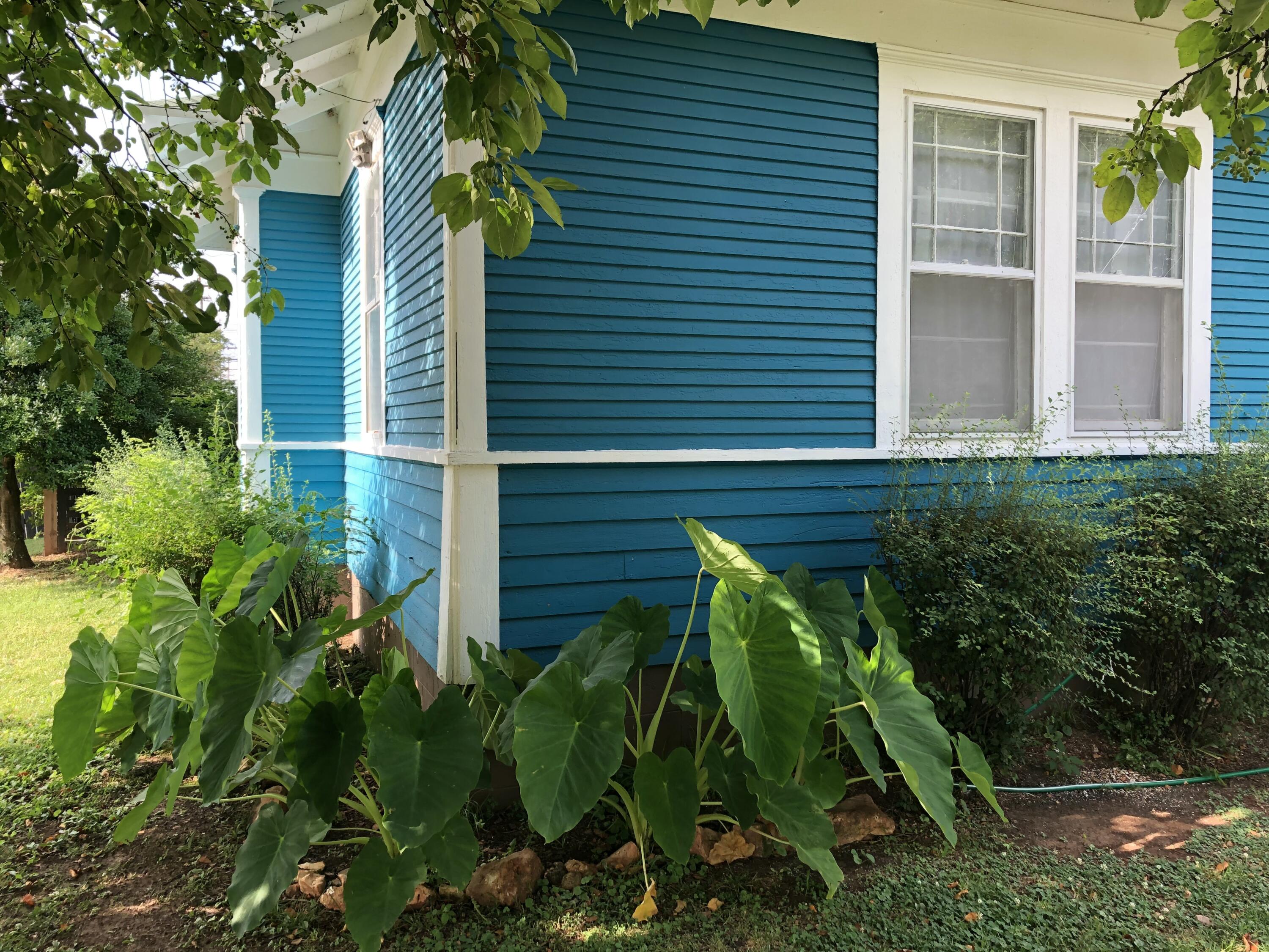 1401 East Mcdaniel Street Property Photo 6