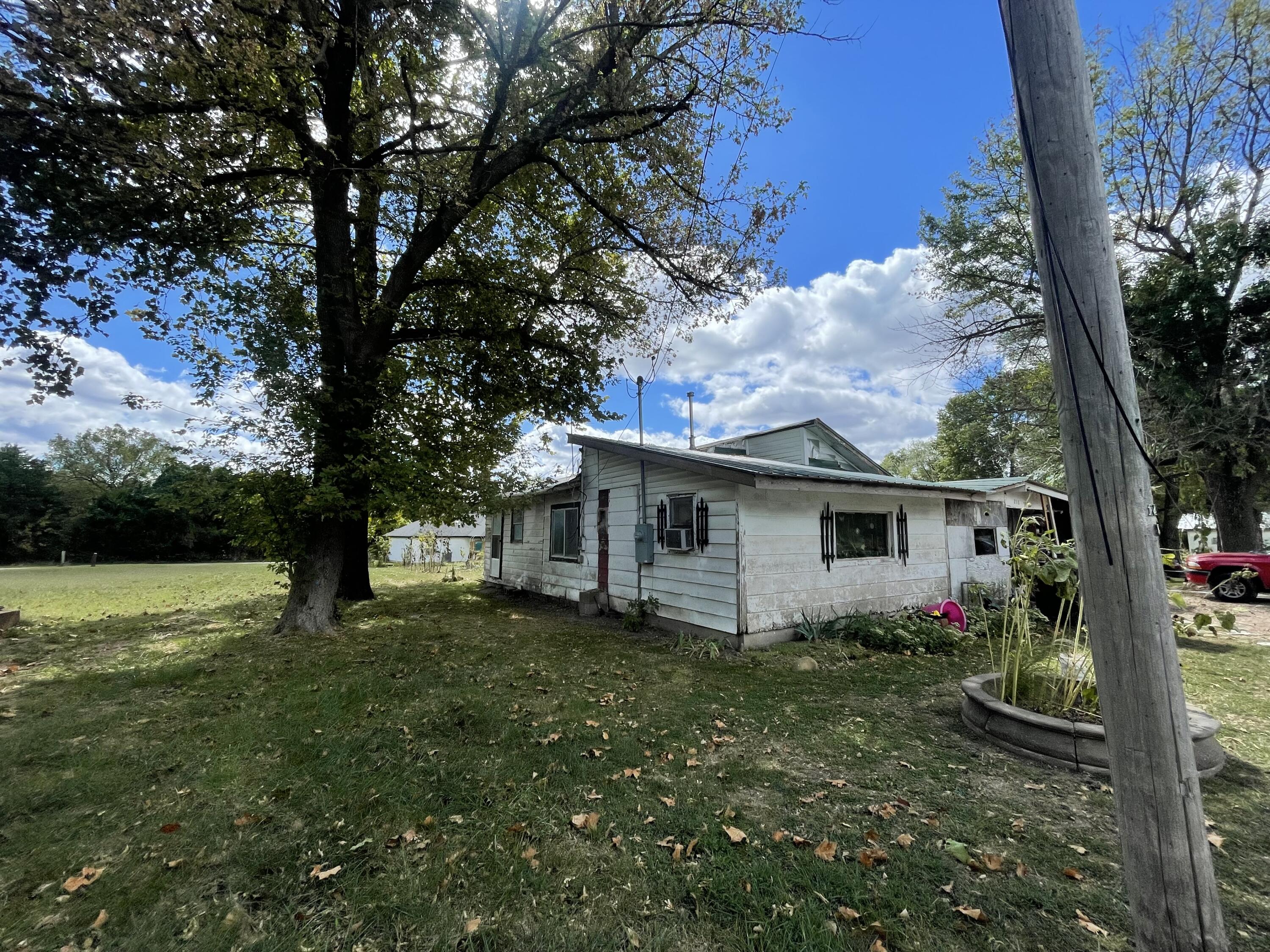 238 Delta Street Property Photo 1