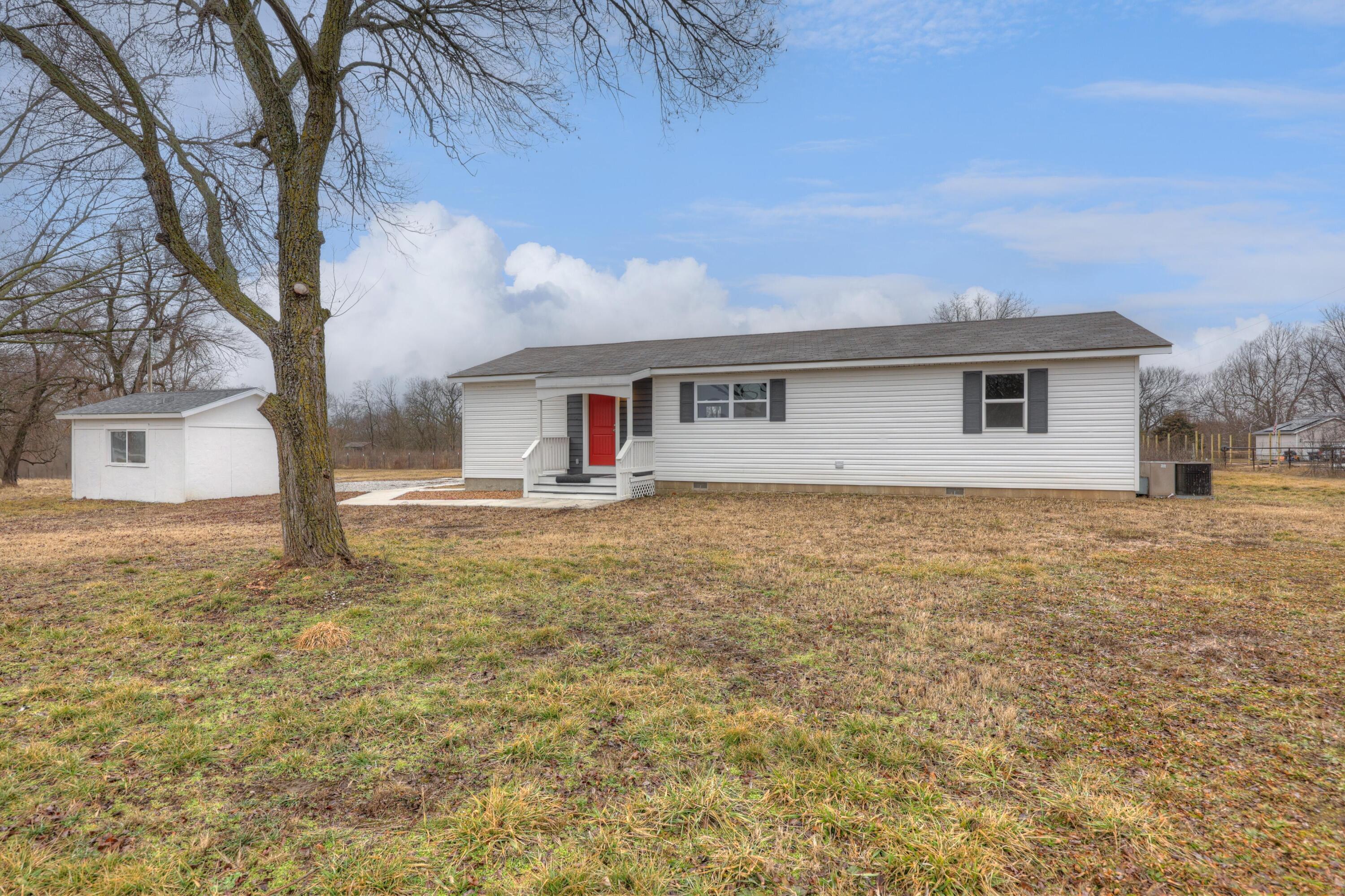 9637 County Road 200 Property Photo