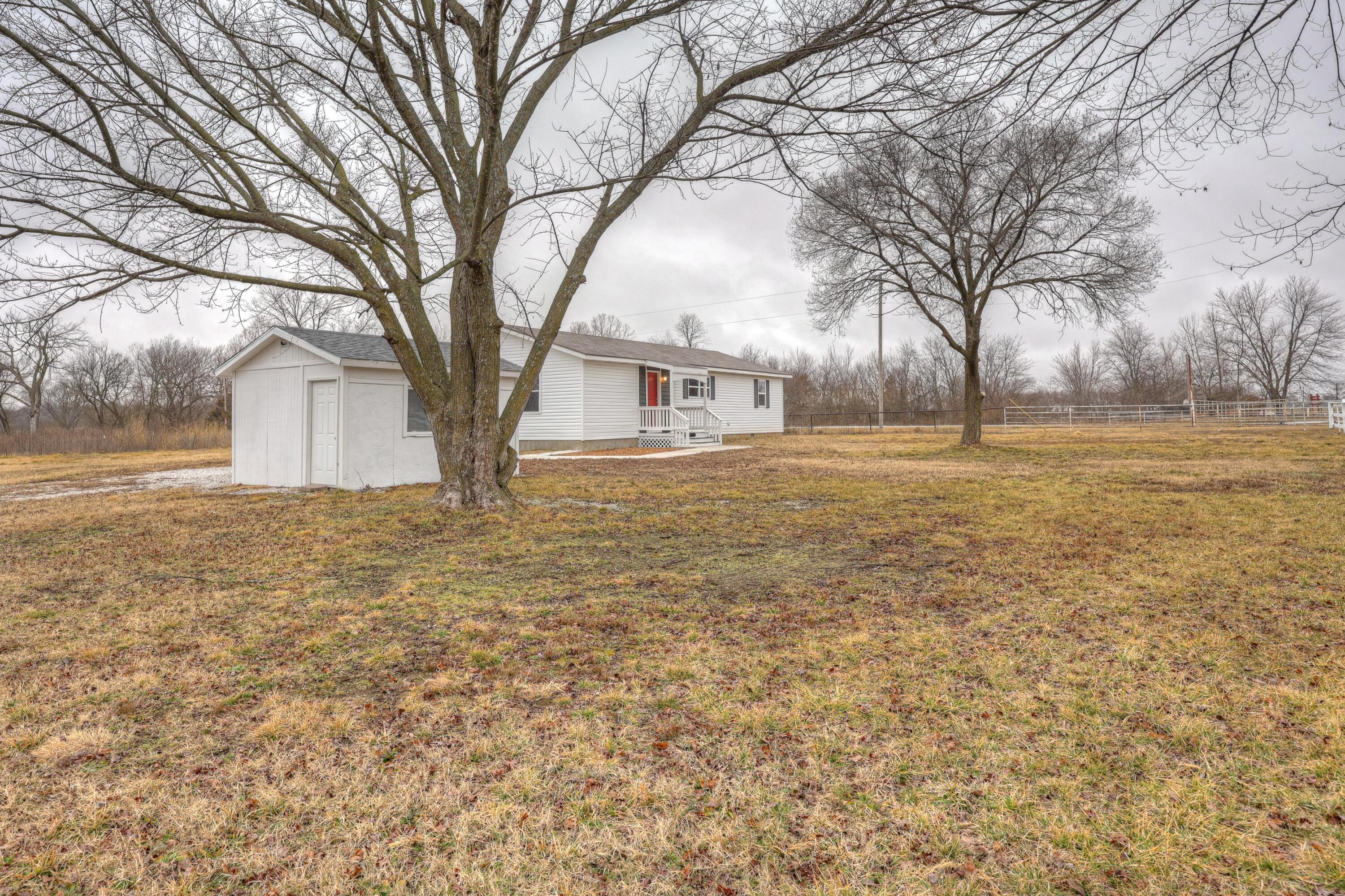 9637 County Road 200 Property Photo 4