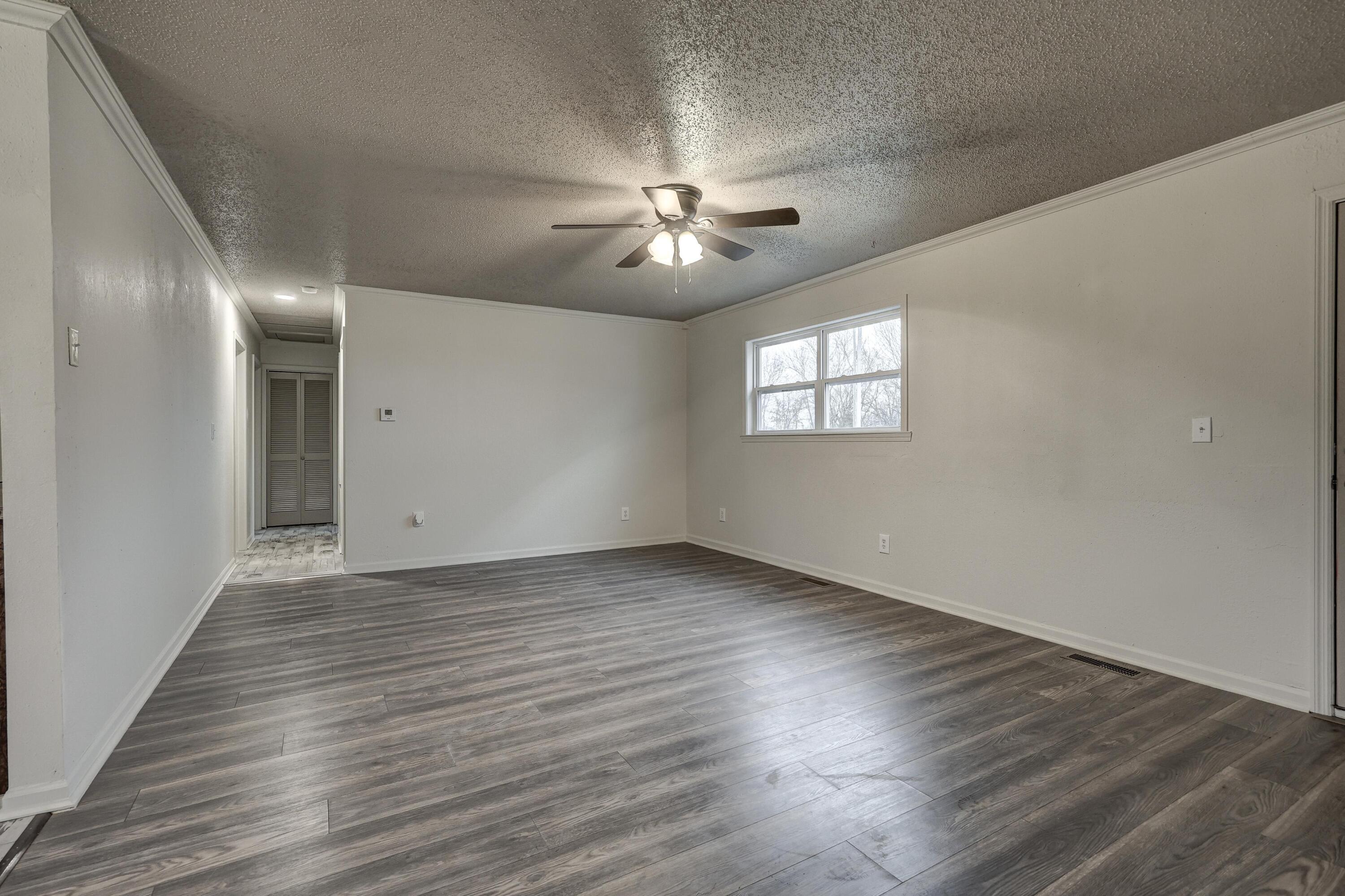 9637 County Road 200 Property Photo 6