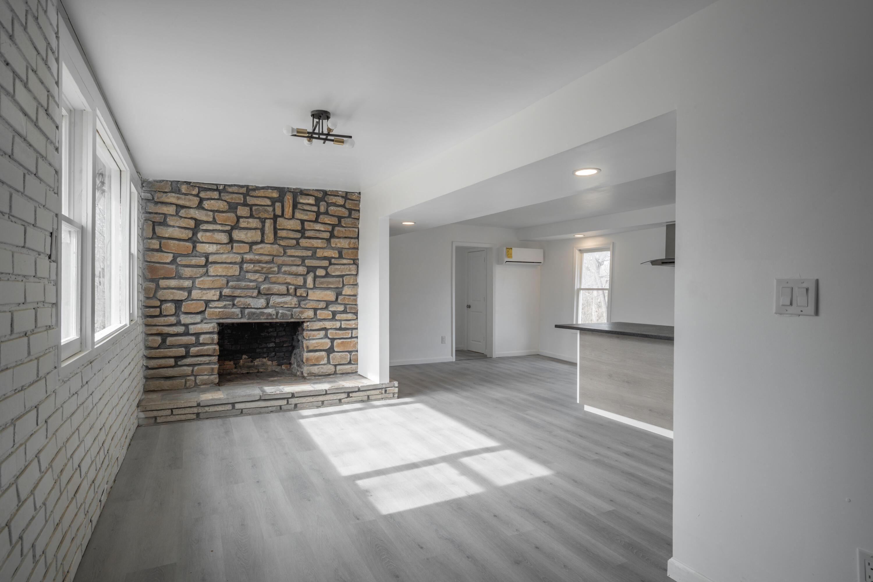 18662 Norway Road Property Photo 4