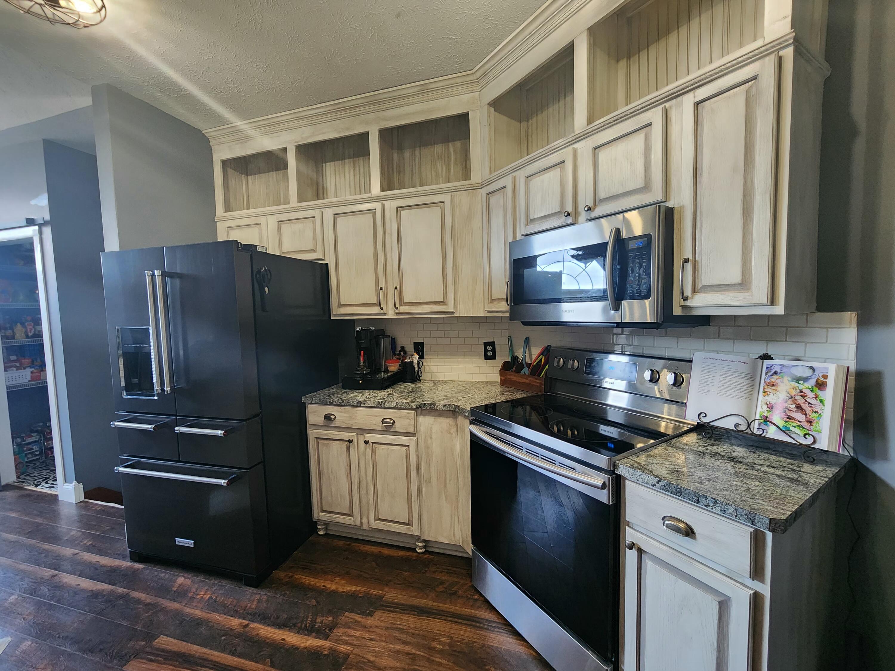 21306 Lawrence 2074 Property Photo 15