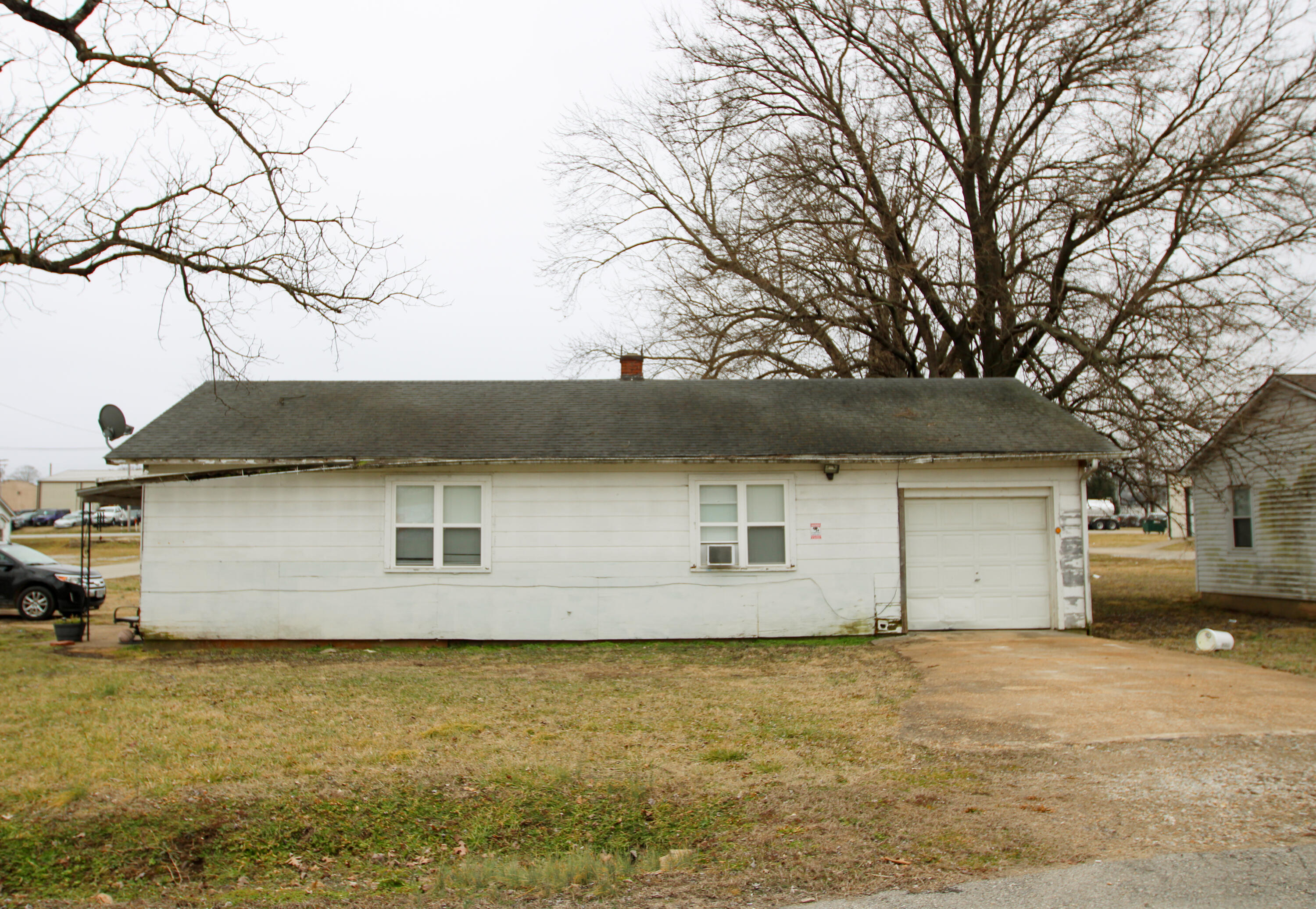 2211 Joanne Drive Property Photo 6