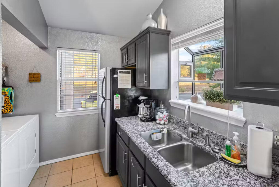 5 Woodpecker Lane Property Photo 6