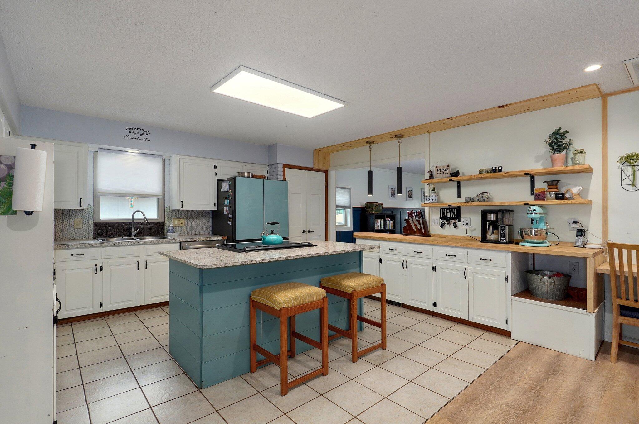 2335 East Ridgecrest Street Property Photo 8
