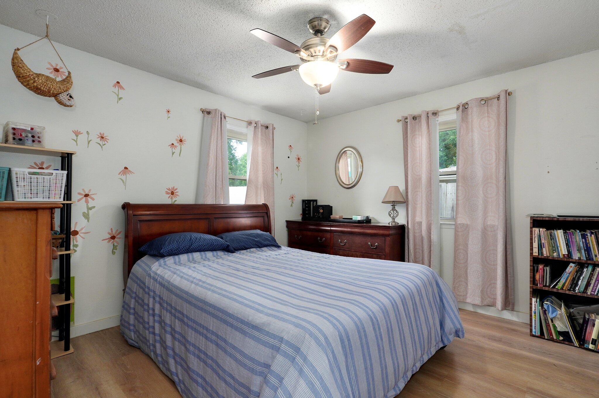 2335 East Ridgecrest Street Property Photo 10