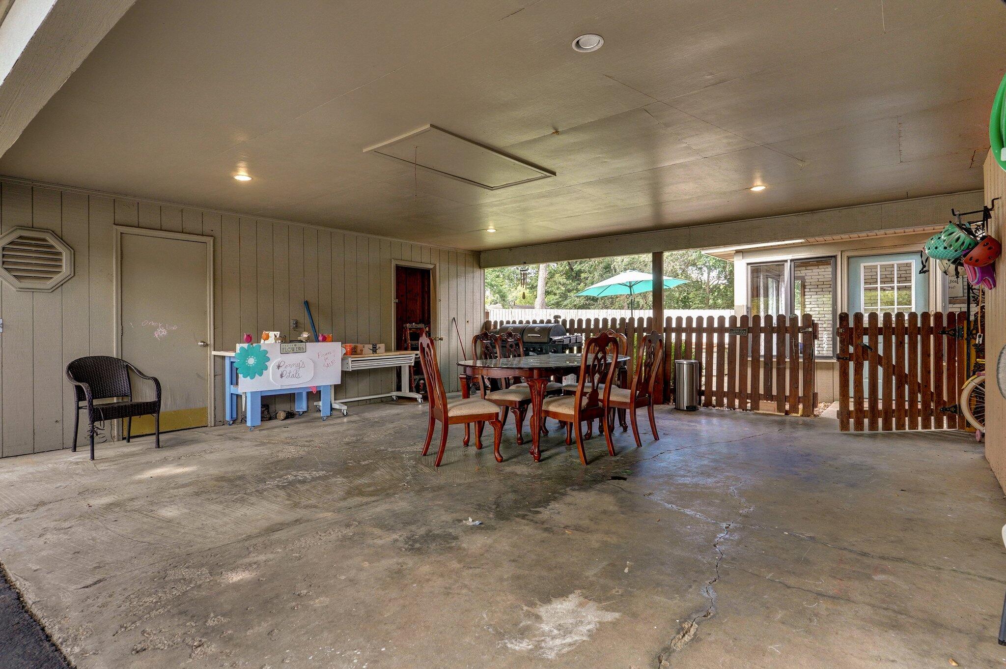 2335 East Ridgecrest Street Property Photo 18