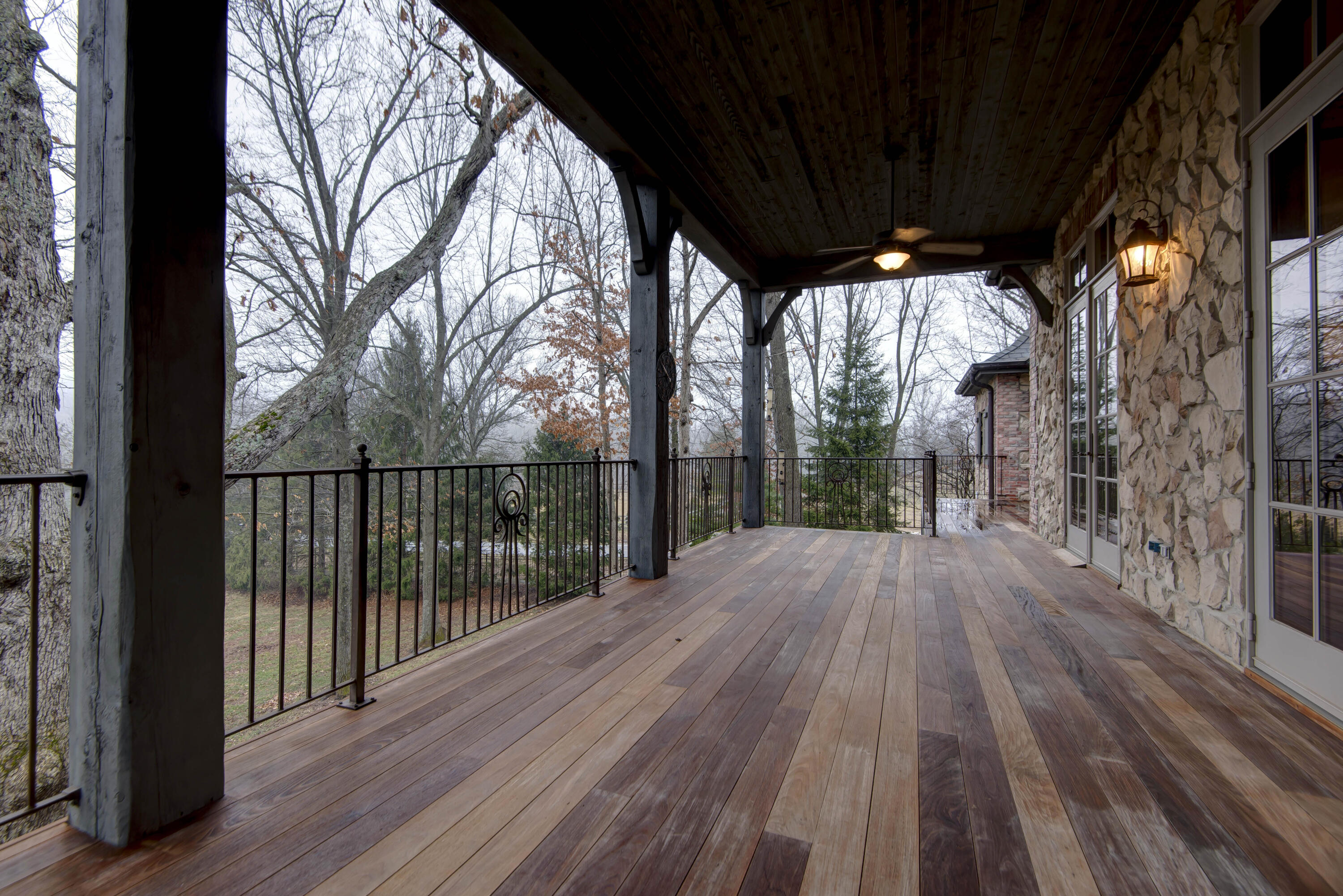 707 South Hickory Terrace Property Photo 8