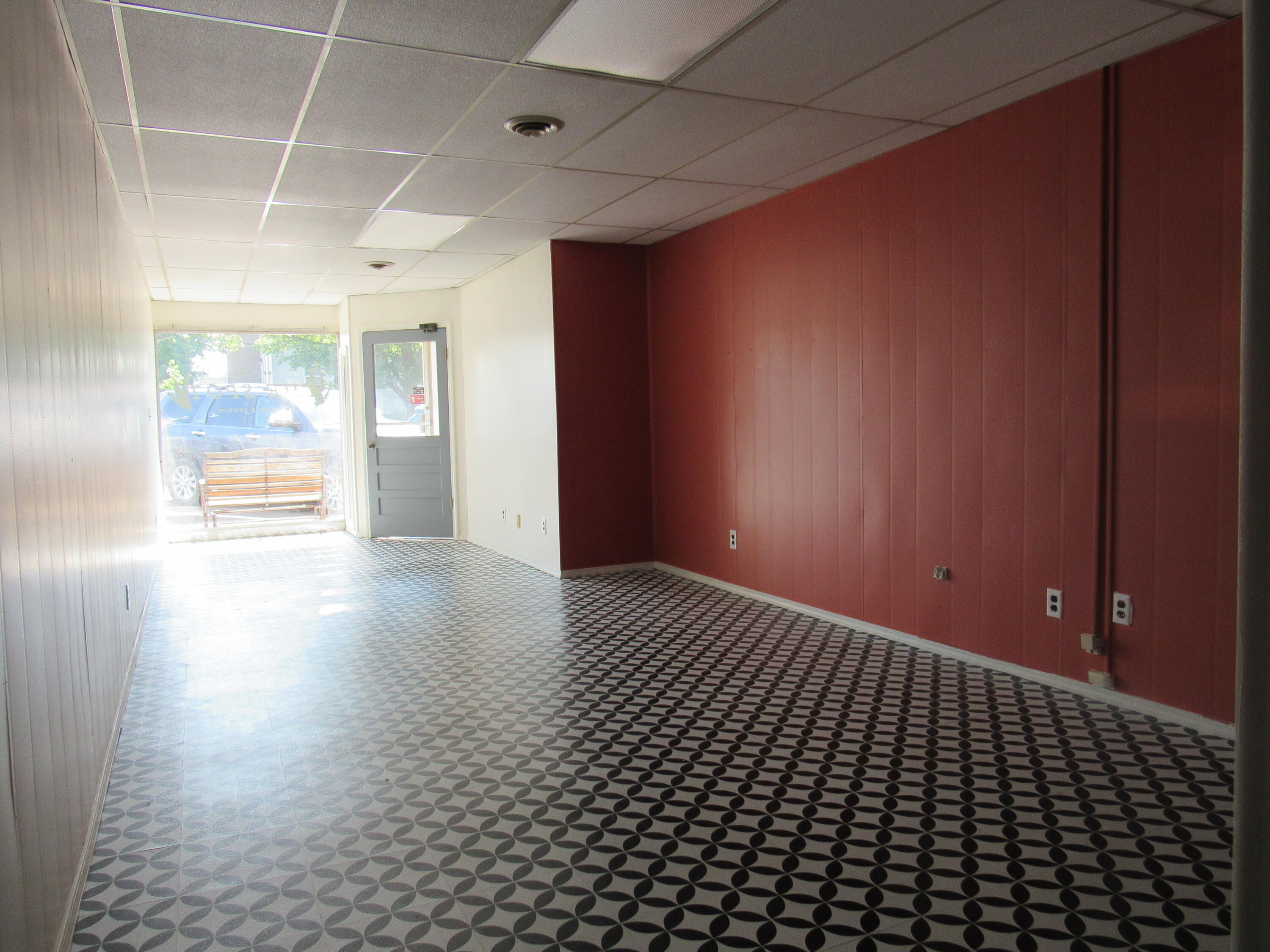 101 North Clay Street Property Photo 2