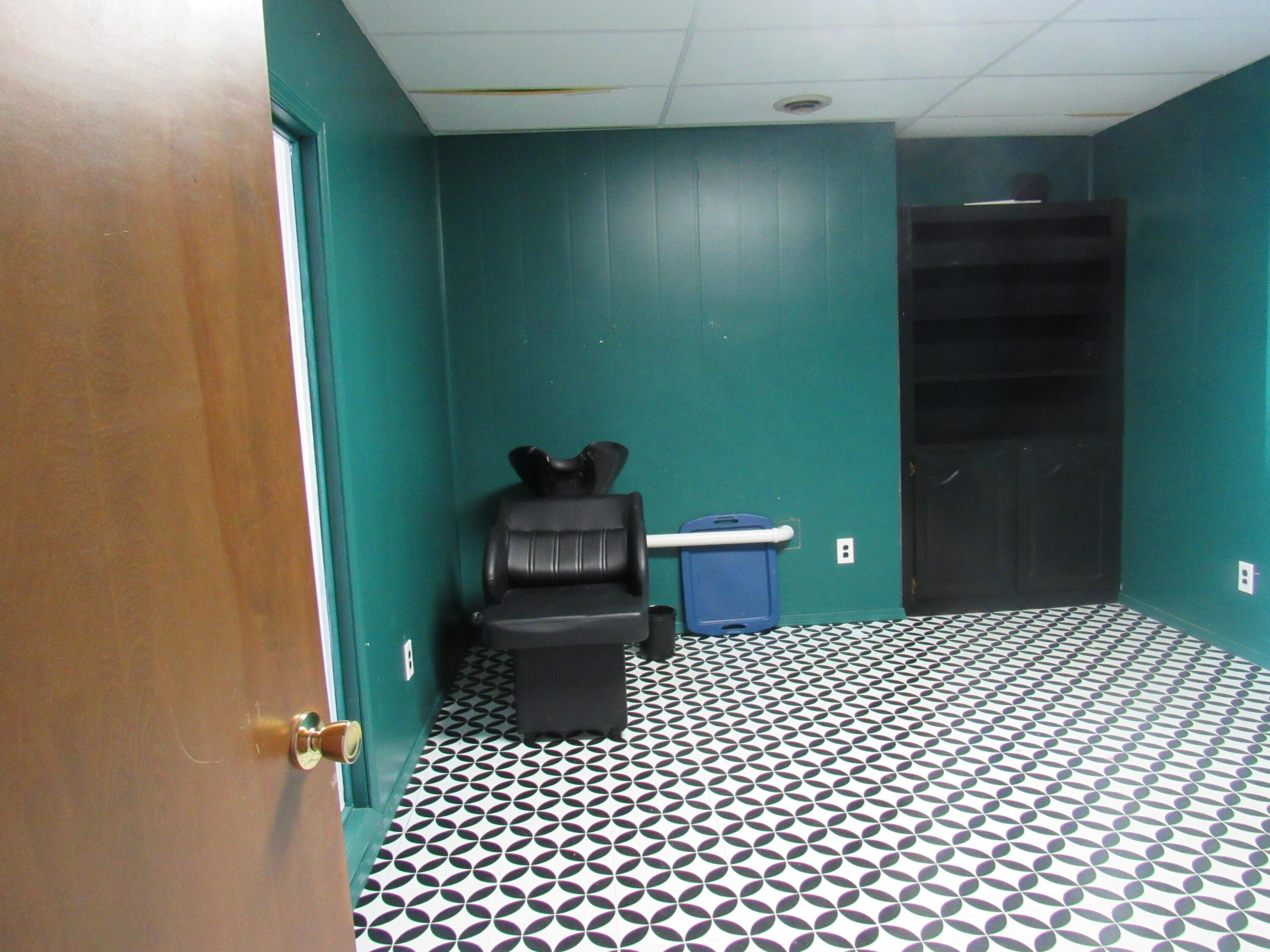 101 North Clay Street Property Photo 5