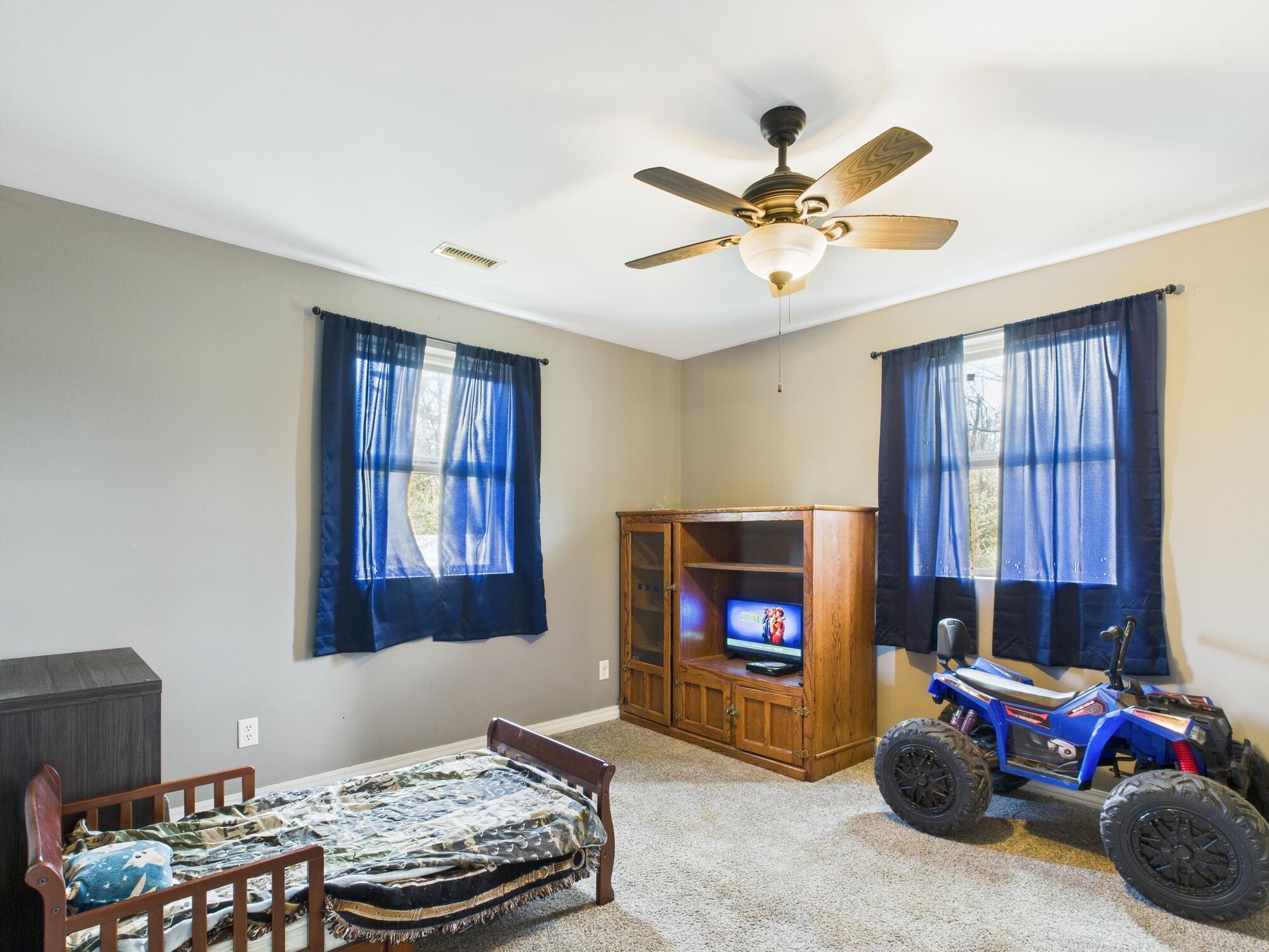 2305 King Road Property Photo 8