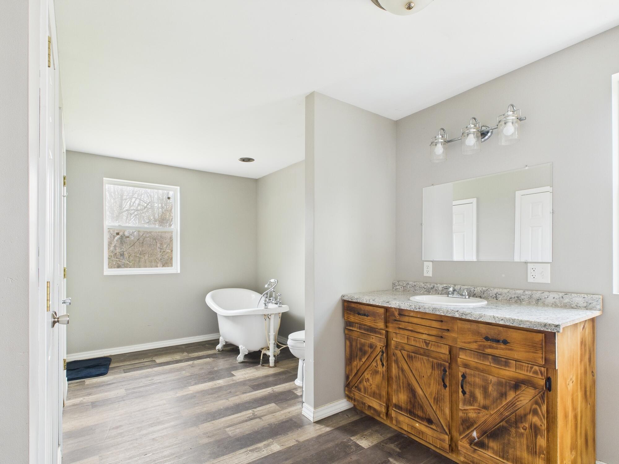 2305 King Road Property Photo 9