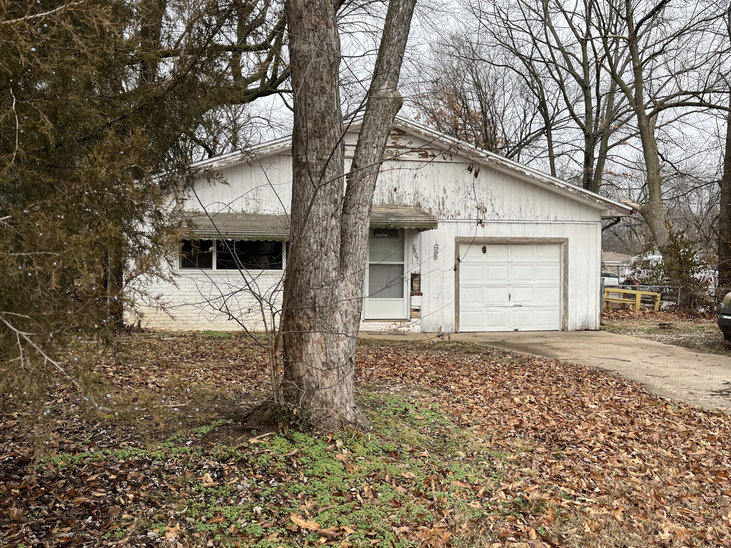 2807 East Bennett Street Property Photo