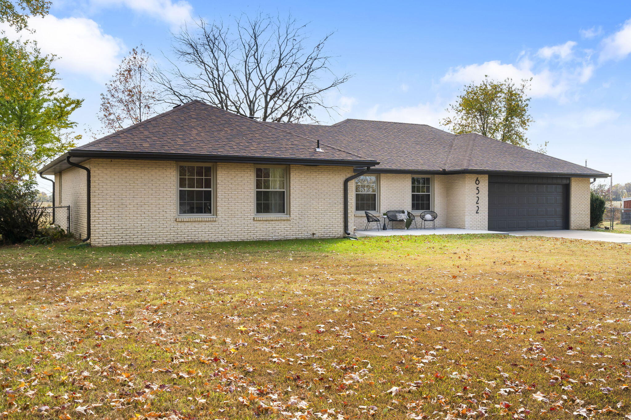 6522 East Farm Road 186 Property Photo 2