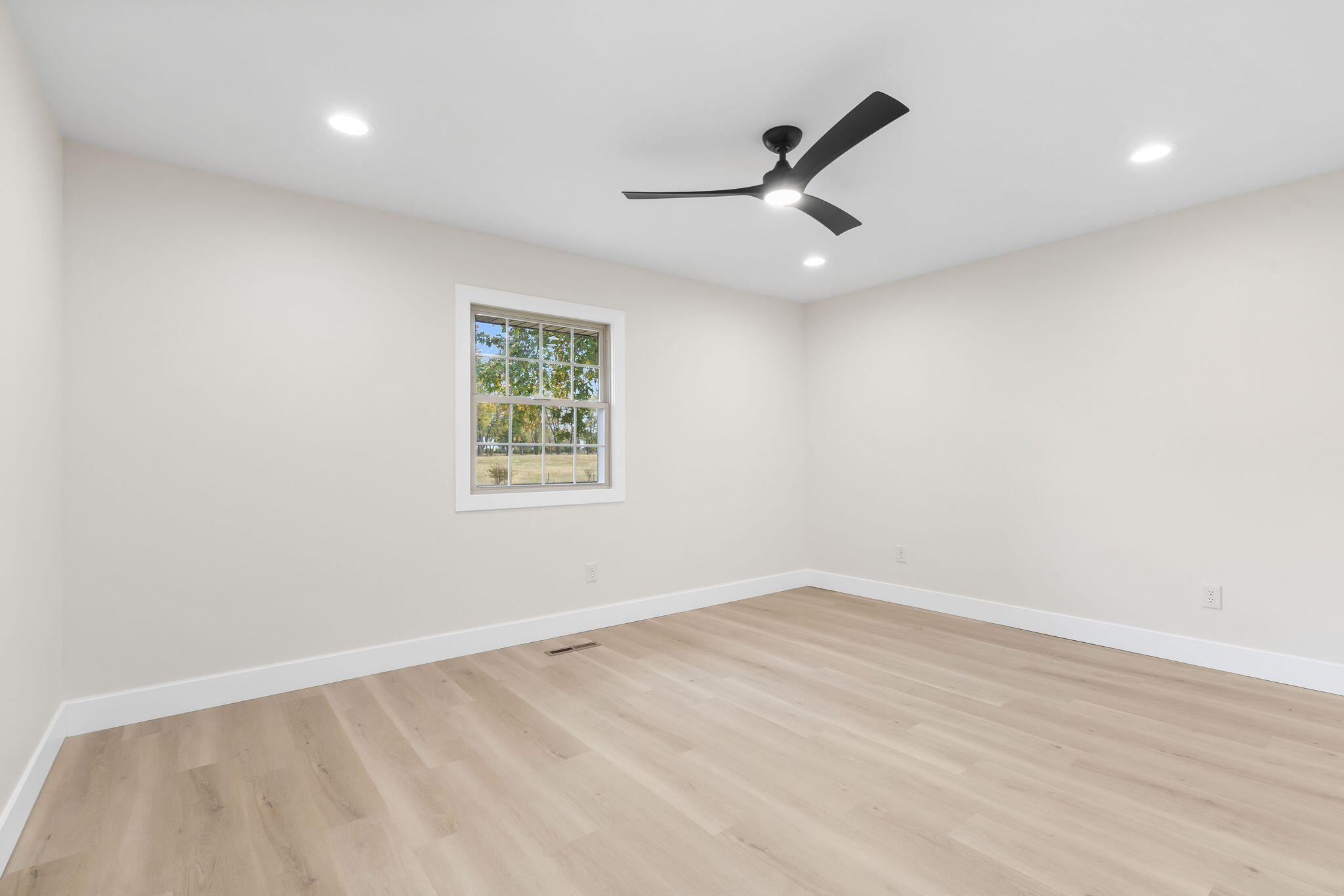 6522 East Farm Road 186 Property Photo 18