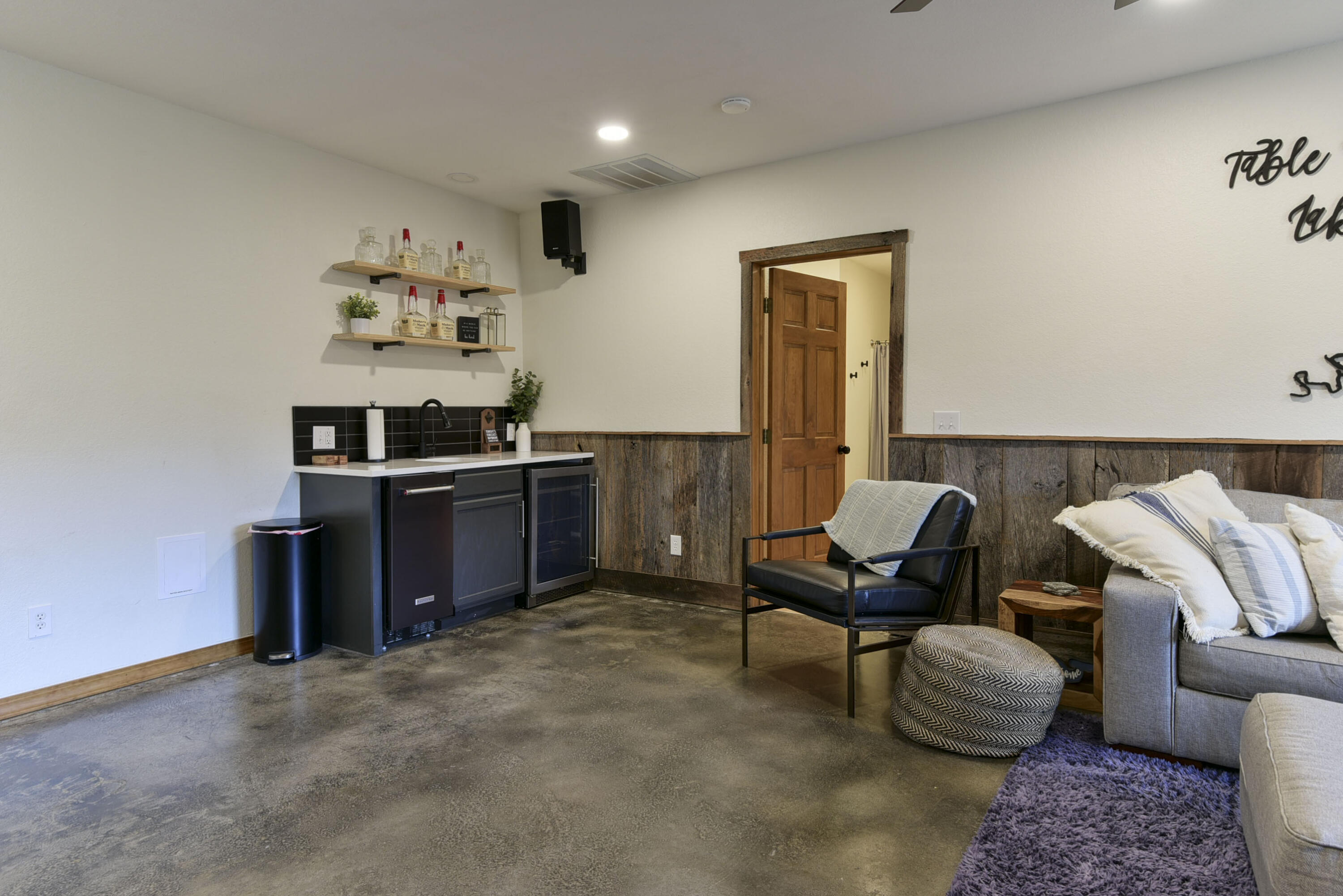 27534 Farm Road 2240 Property Photo 35