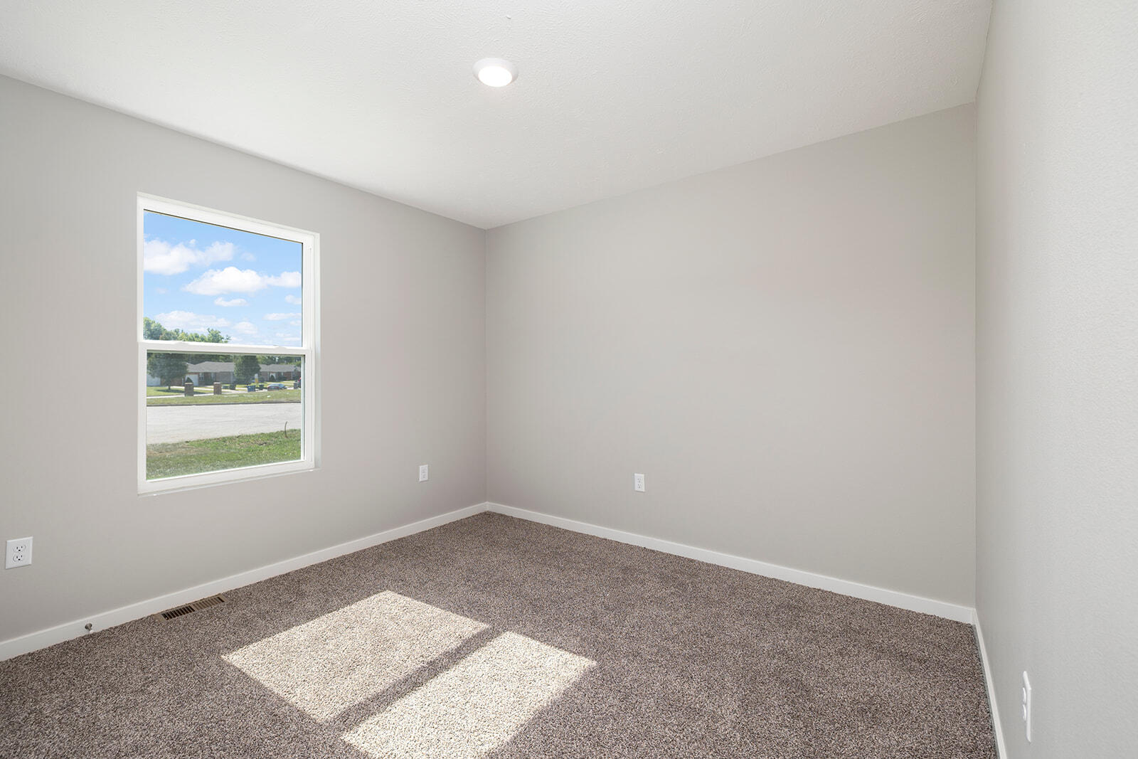 2125 South Mesa Drive Property Photo 3