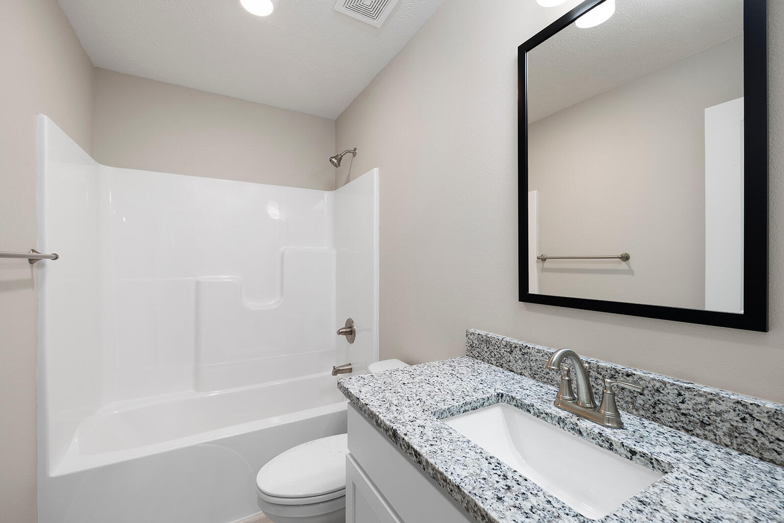 2125 South Mesa Drive Property Photo 5