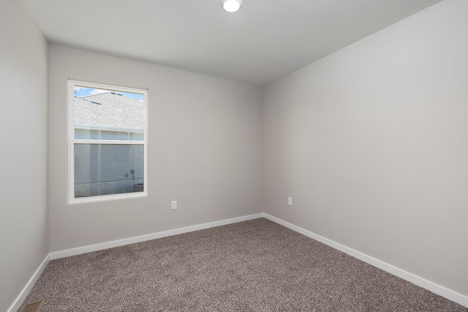 2125 South Mesa Drive Property Photo 6
