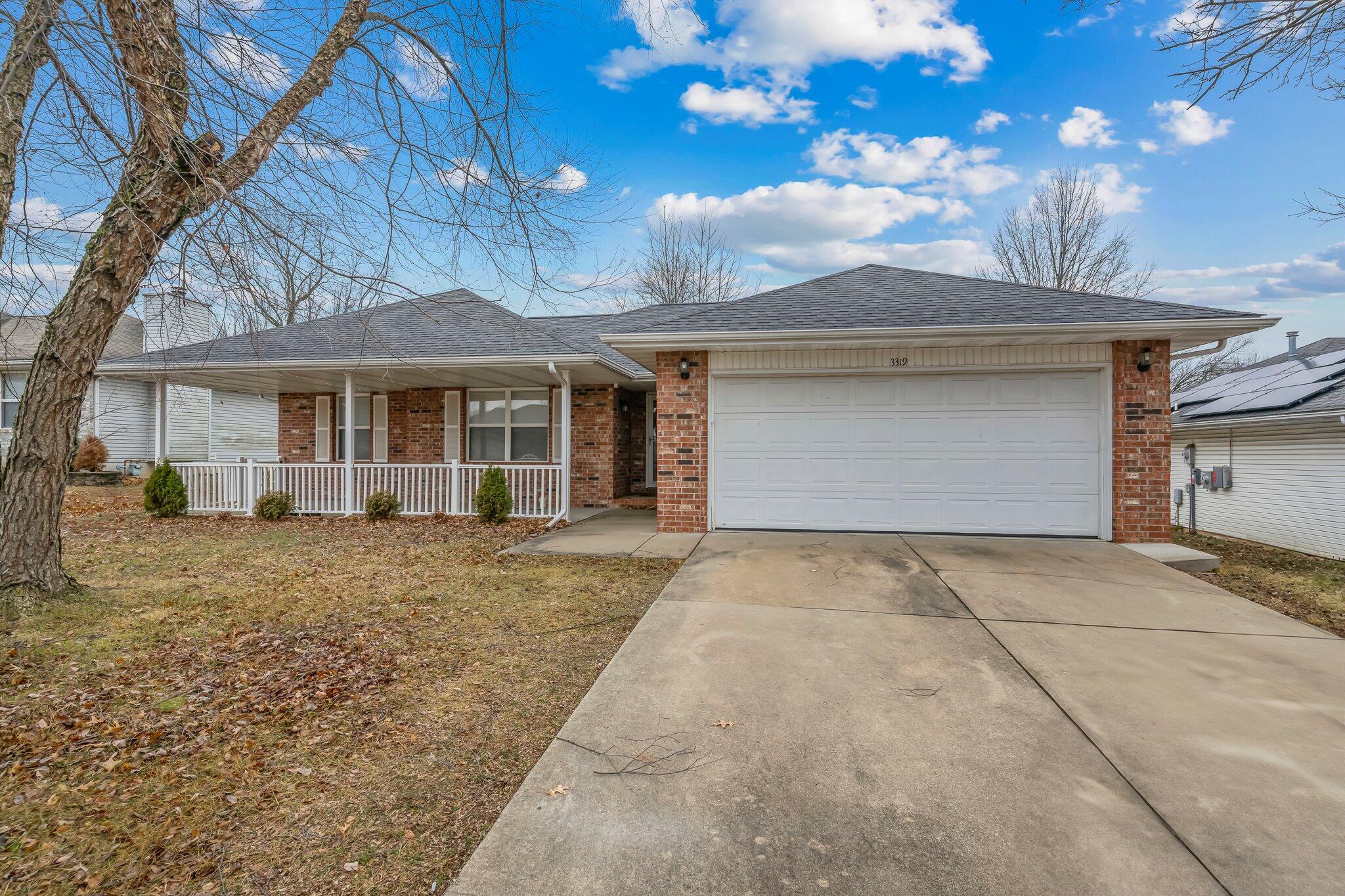 3319 South Meadowlark Avenue Property Photo