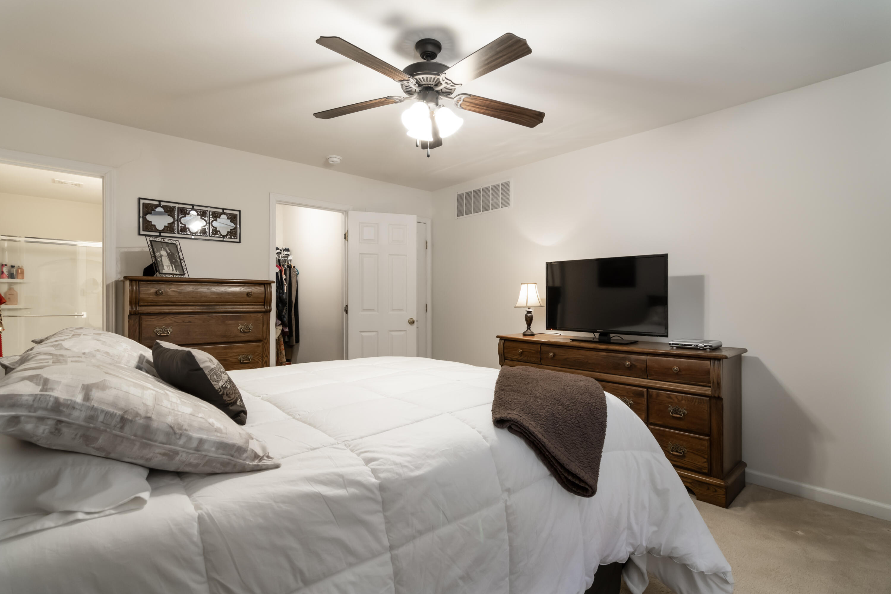 5422 Twelve Oaks Road Property Photo 14