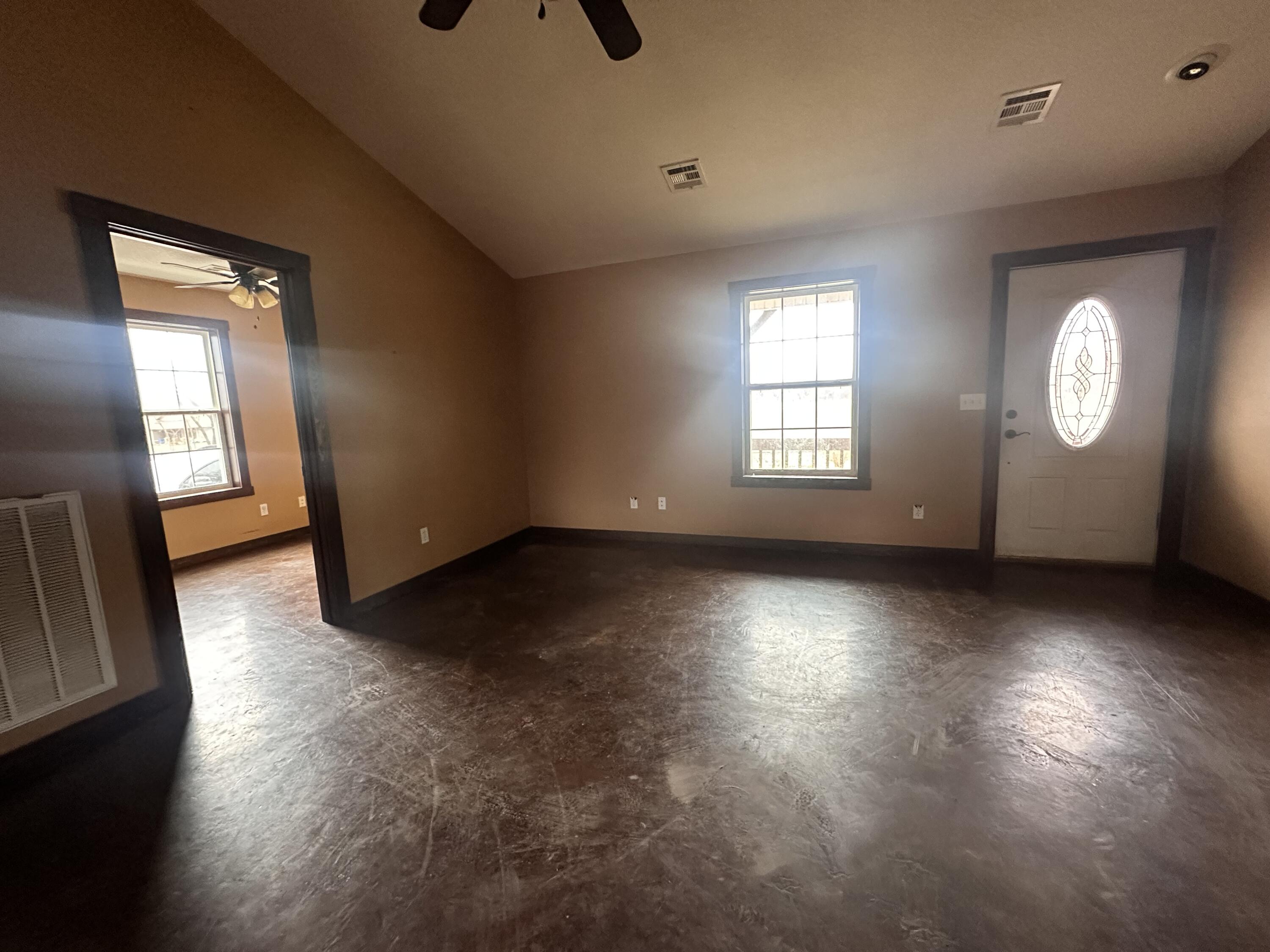 406 West Maple Street Property Photo 5