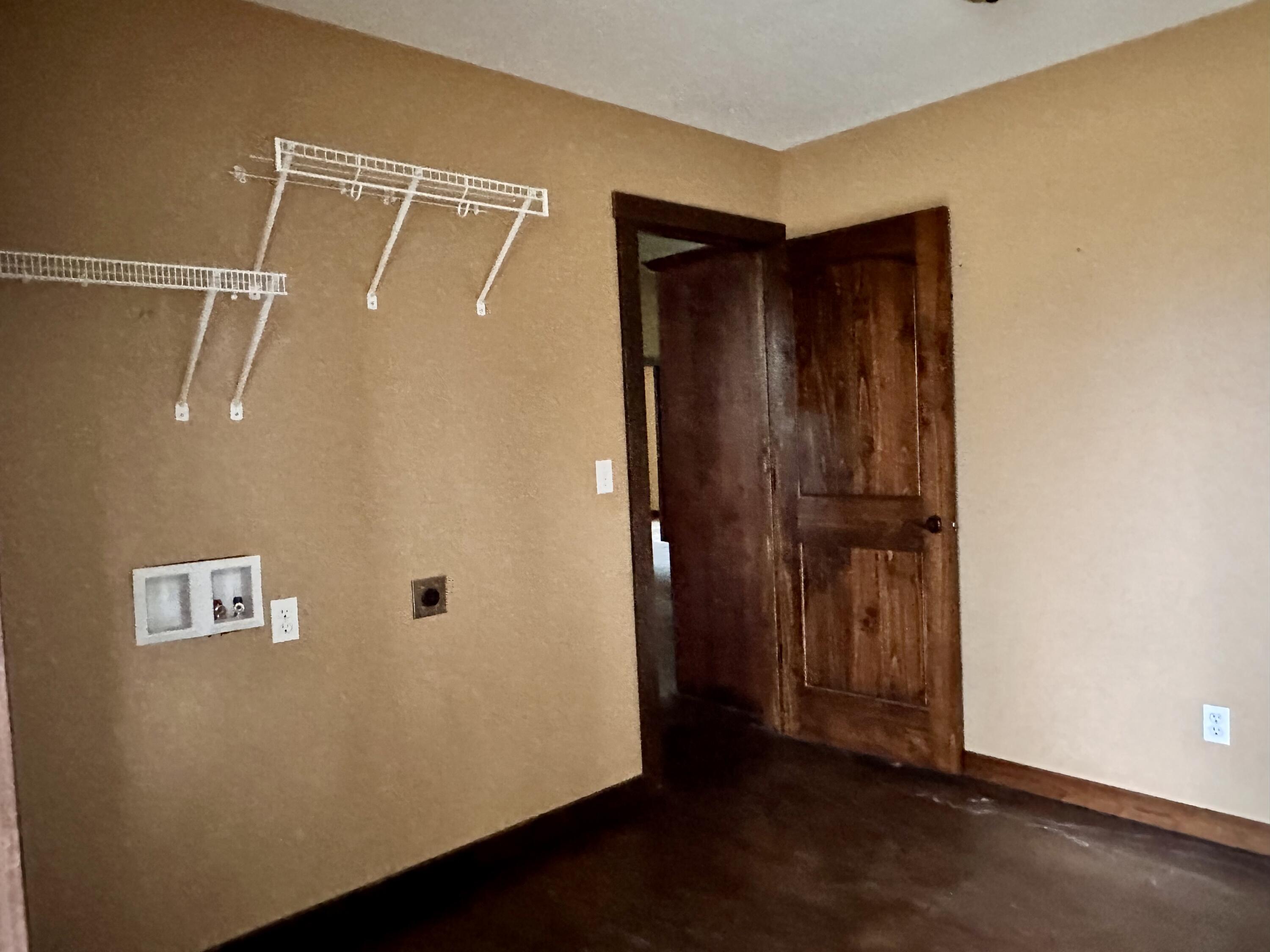 406 West Maple Street Property Photo 10