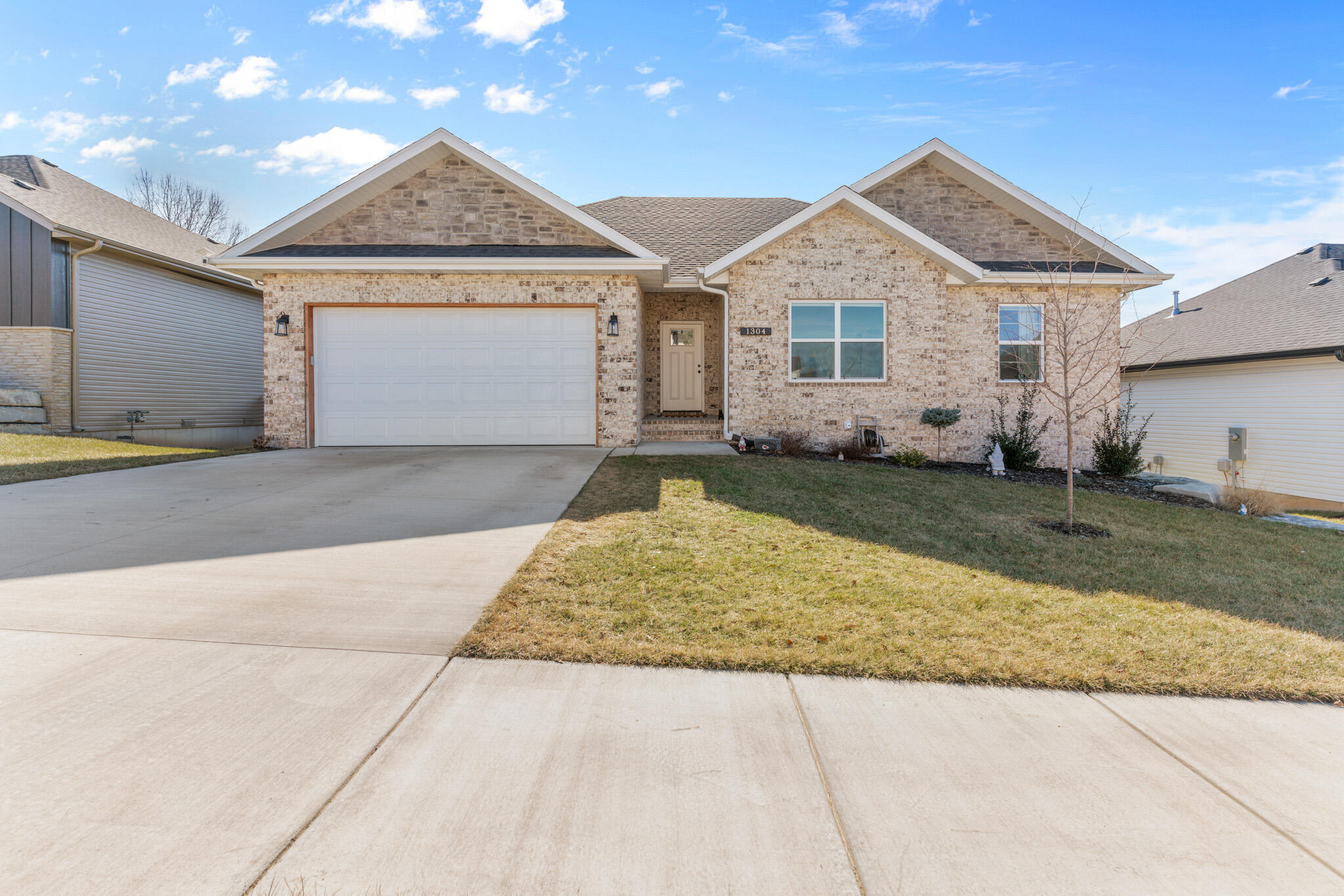1304 West Jovie Property Photo 1