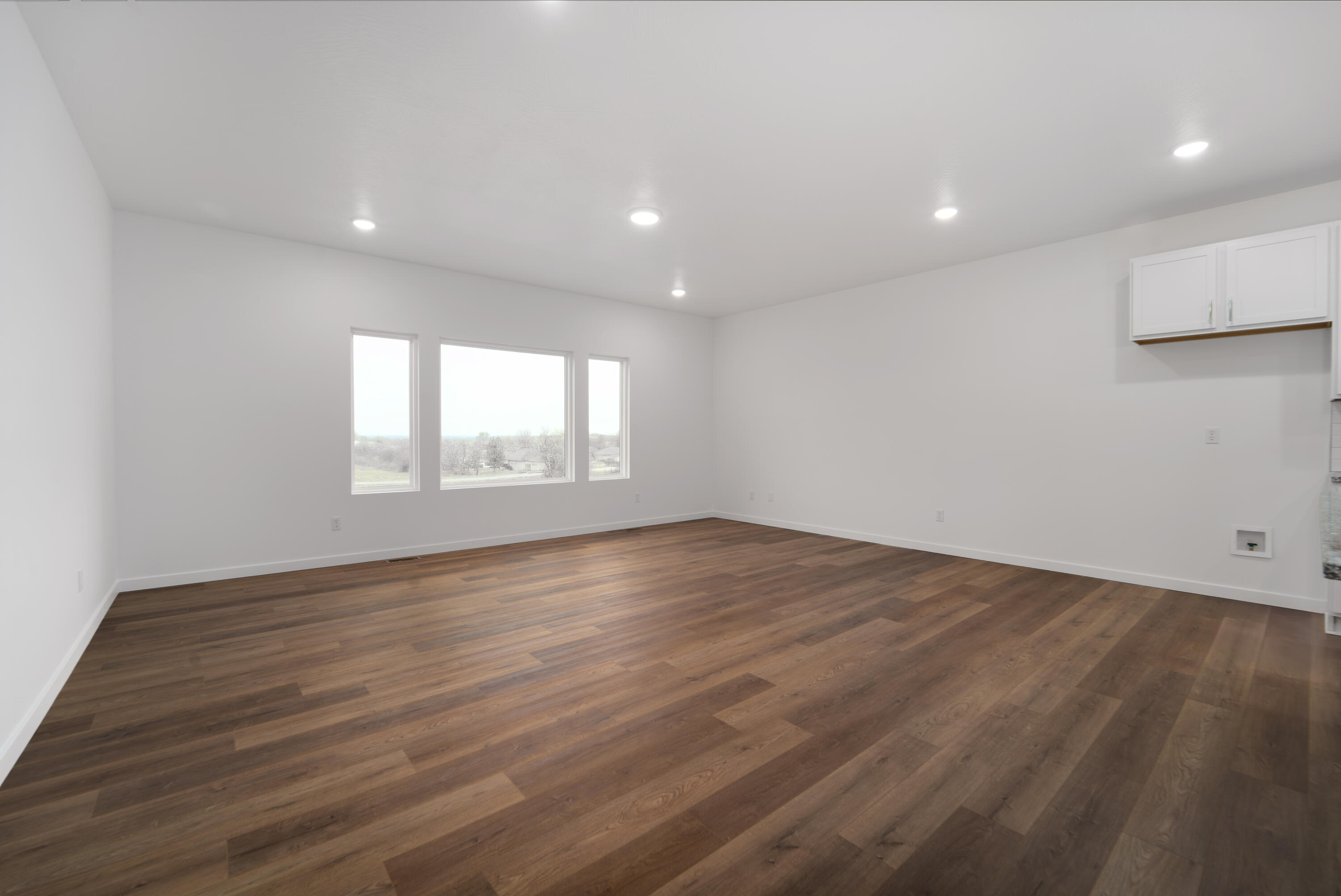 2701 West Pigeon Drive Property Photo 3