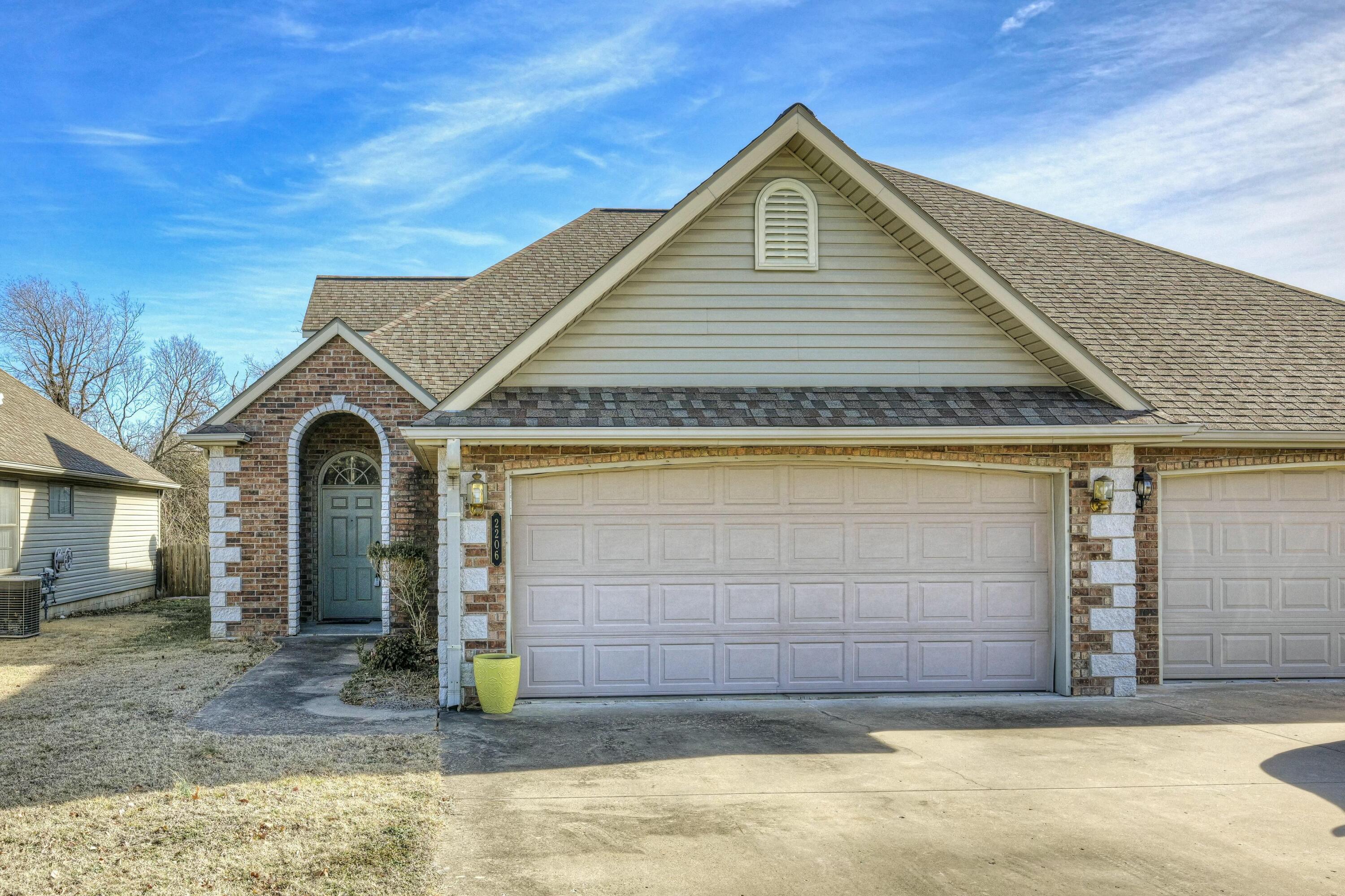 2206 Benjamin Drive Property Photo 2