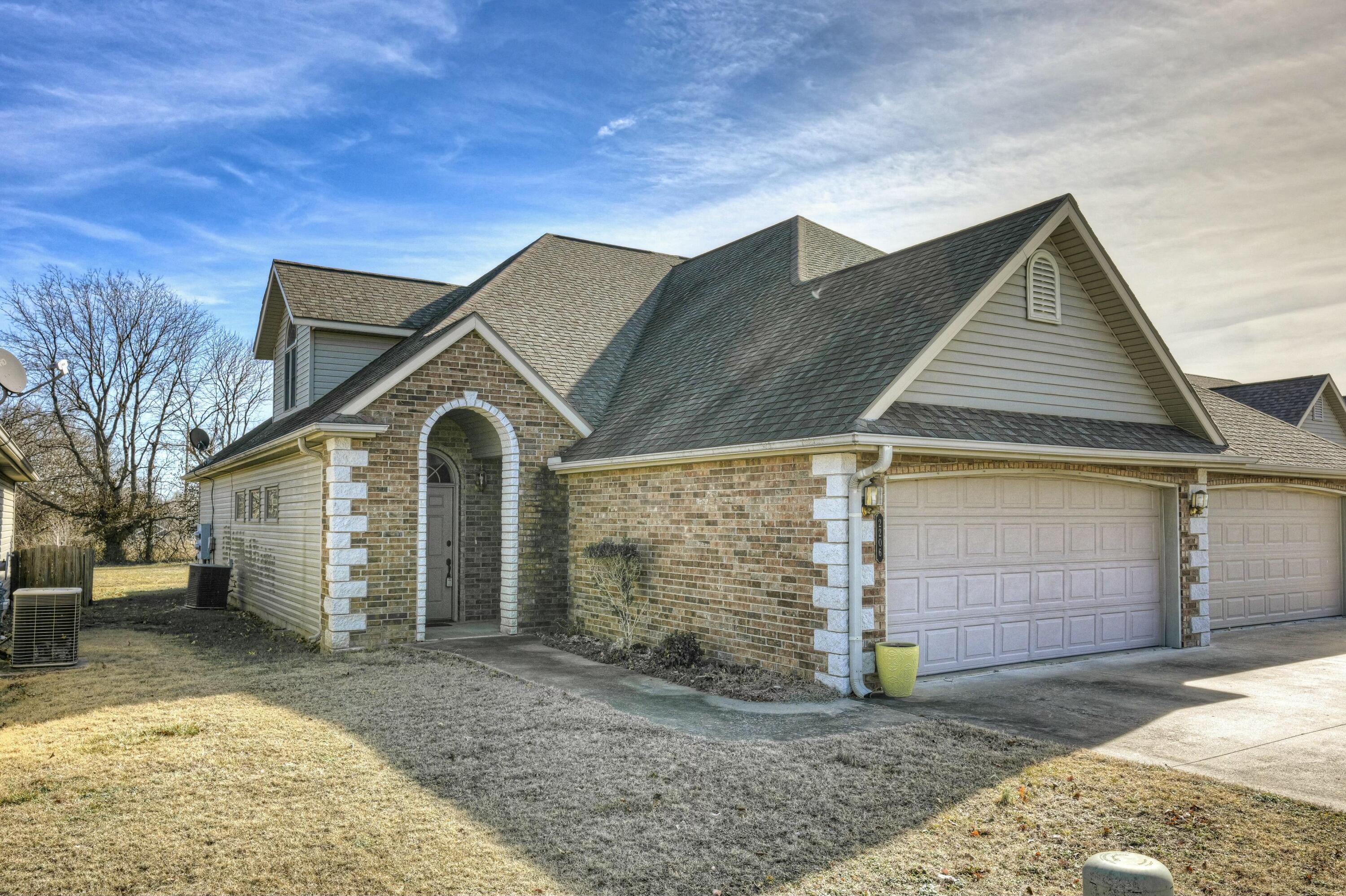 2206 Benjamin Drive Property Photo 3