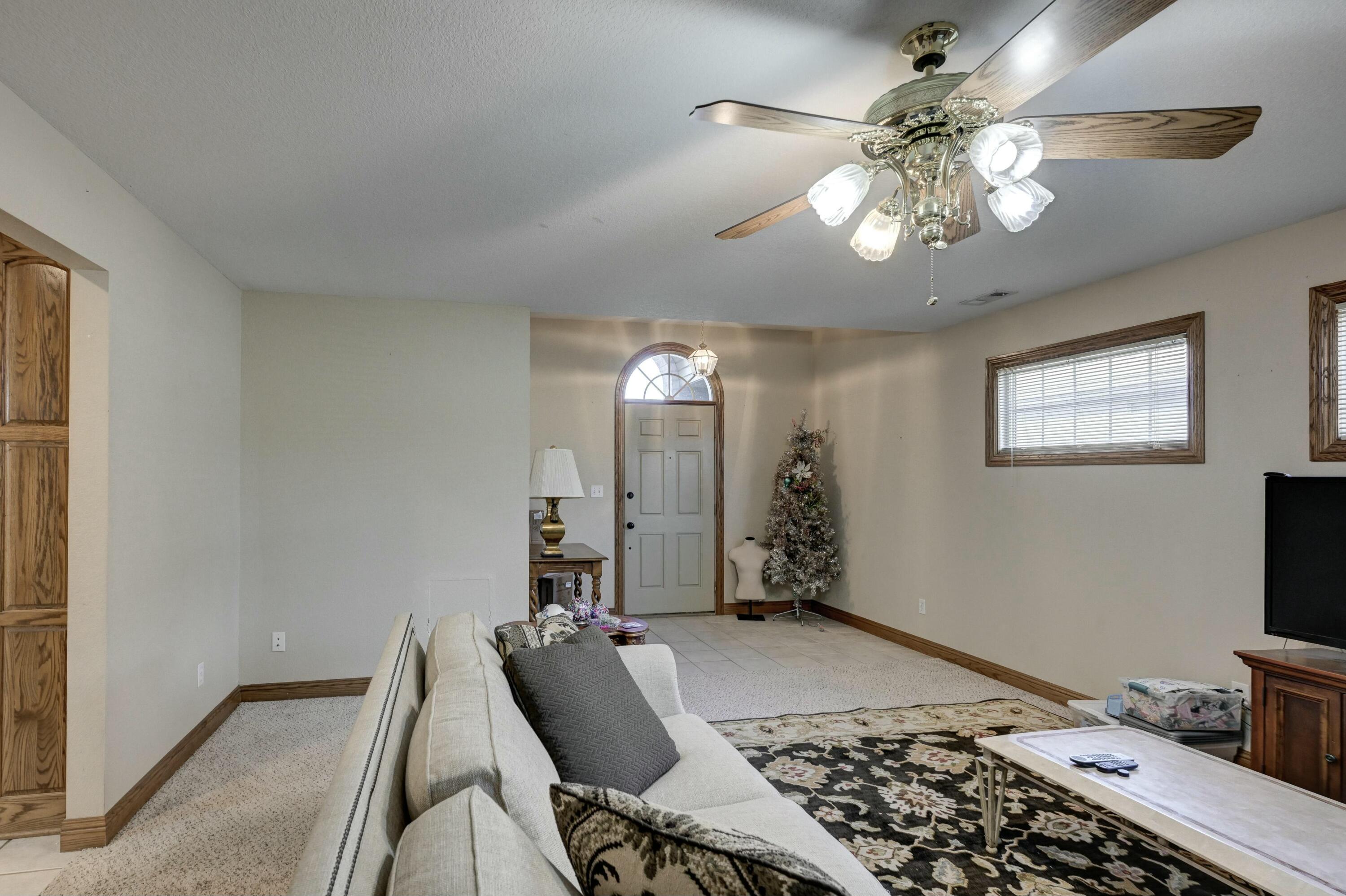 2206 Benjamin Drive Property Photo 5