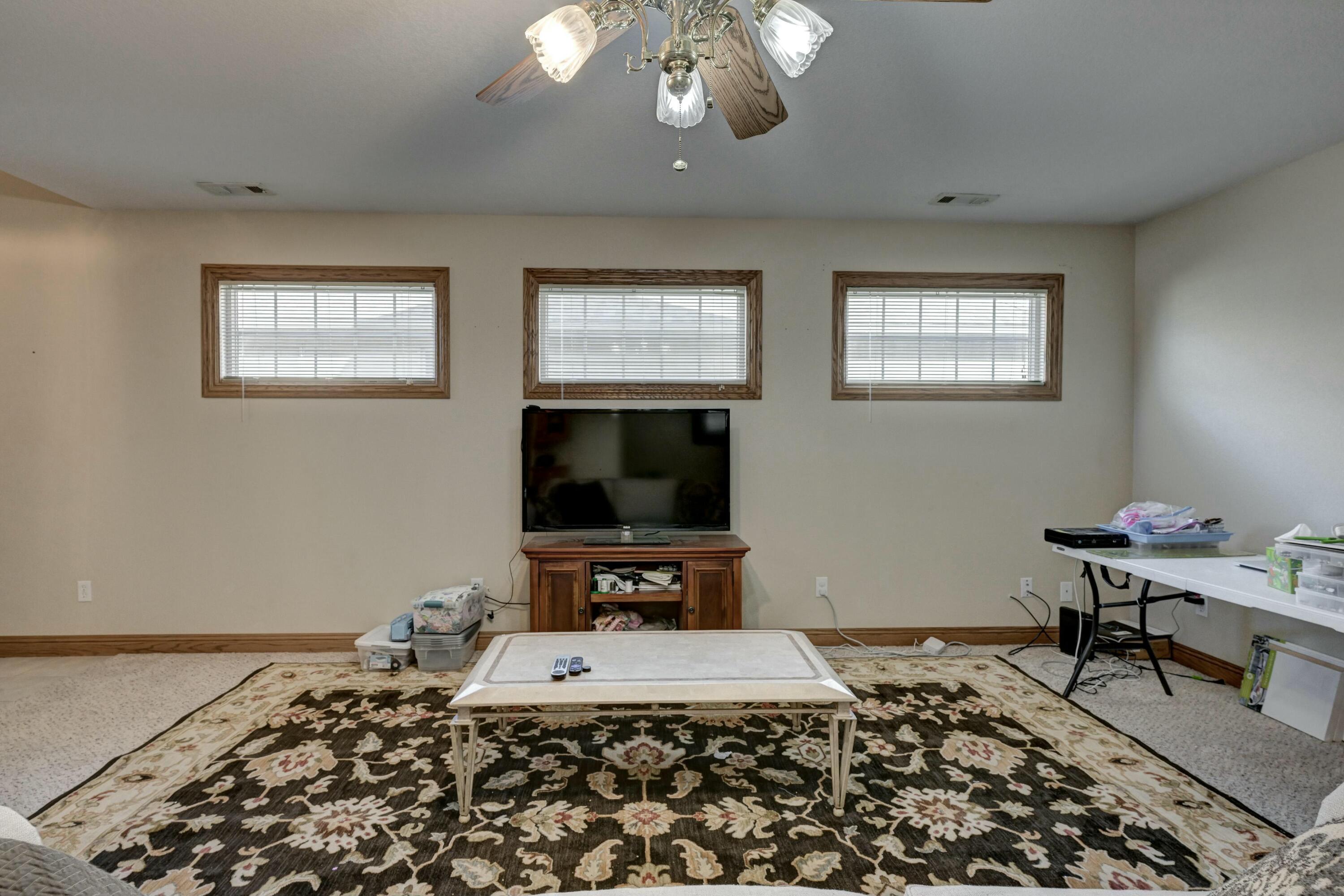 2206 Benjamin Drive Property Photo 6