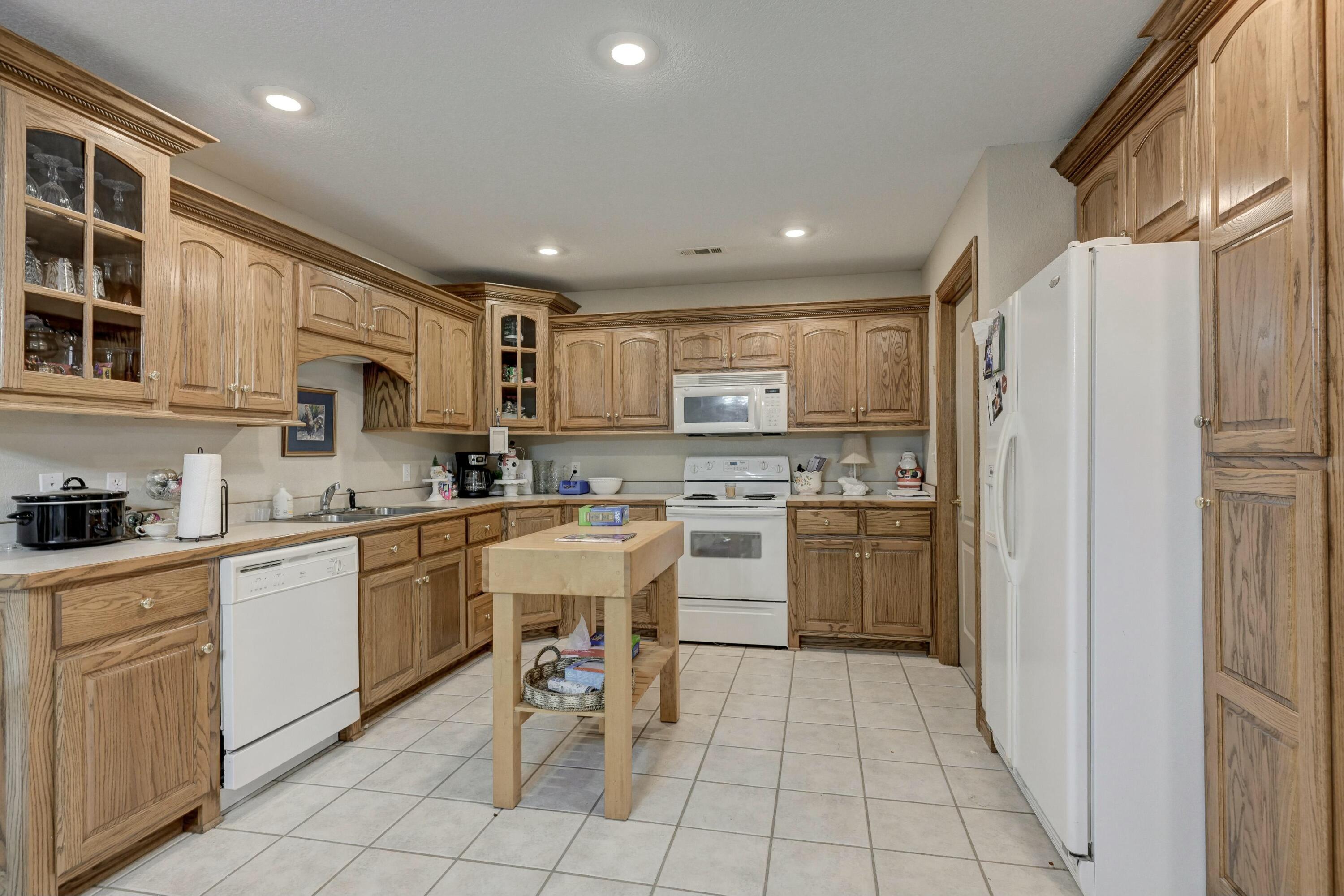 2206 Benjamin Drive Property Photo 11
