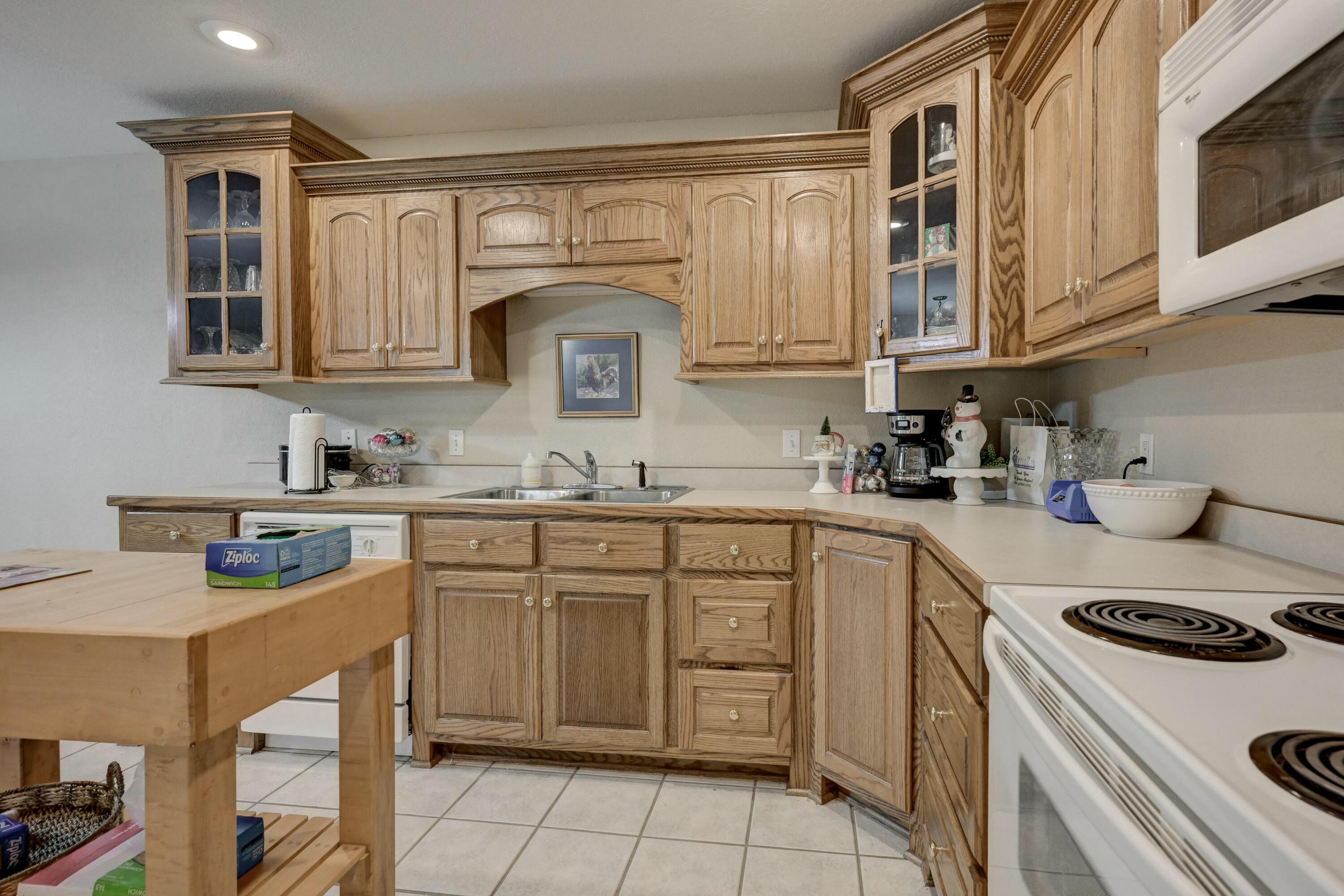 2206 Benjamin Drive Property Photo 13