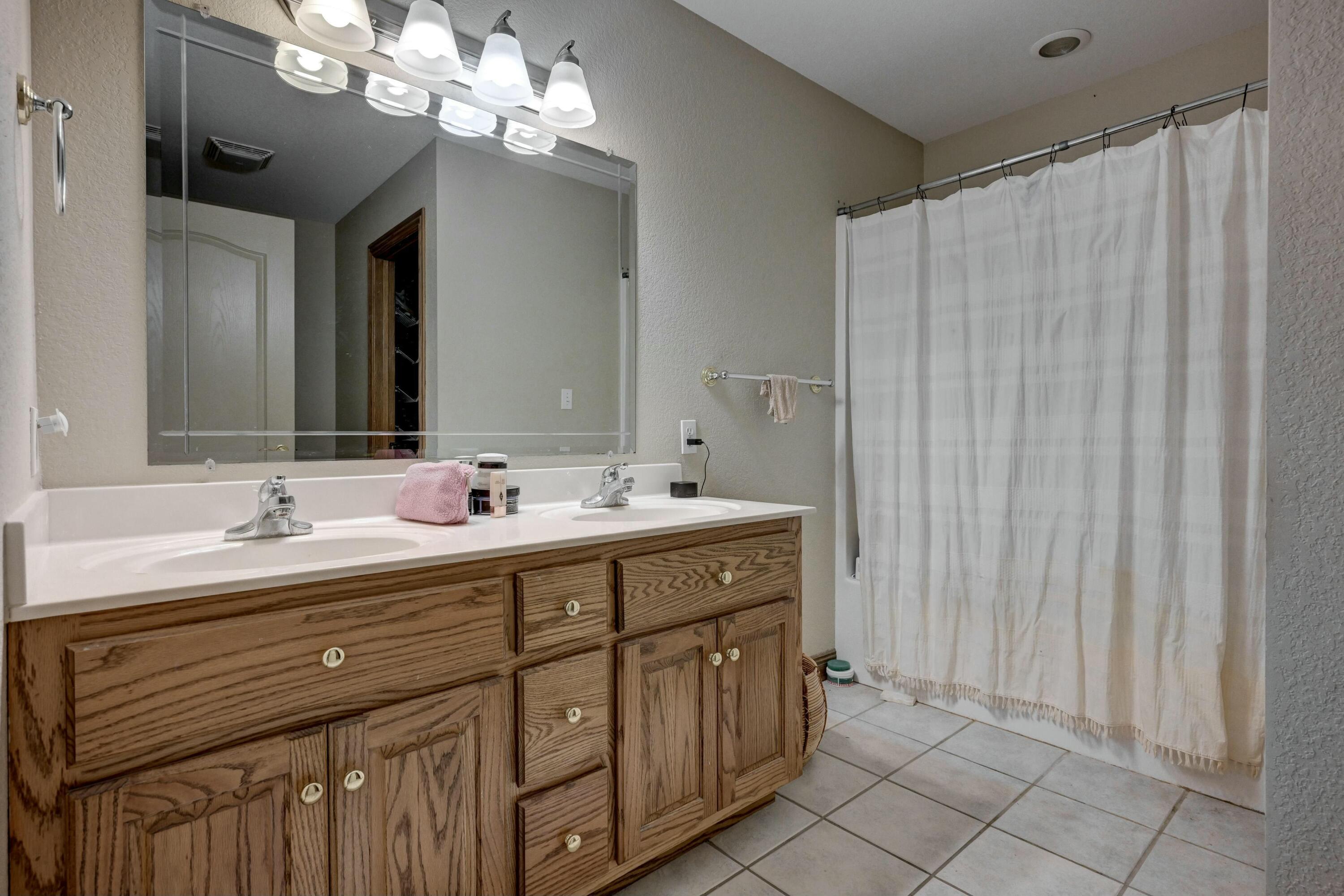 2206 Benjamin Drive Property Photo 18