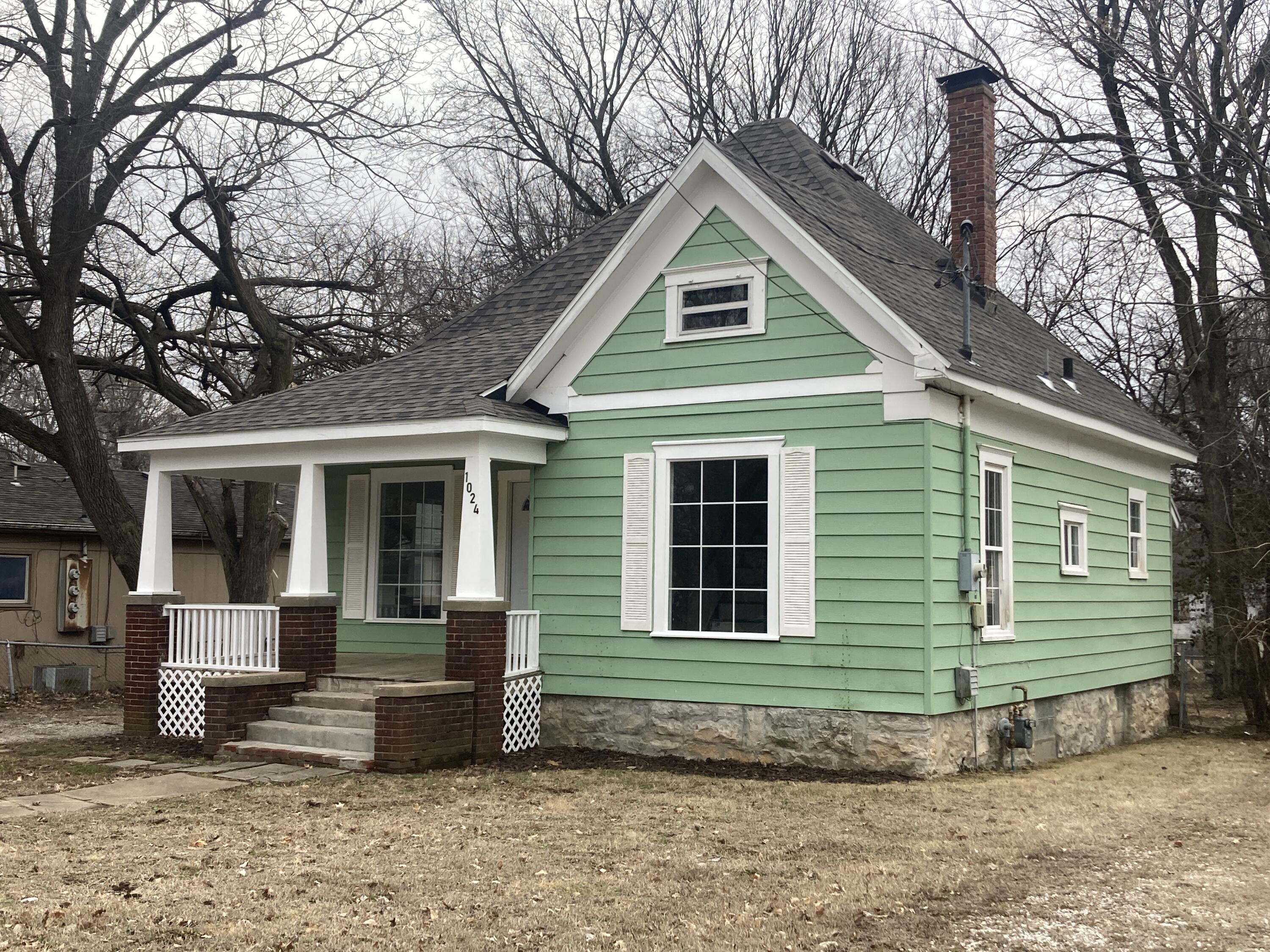 1024 West Elm Street Property Photo