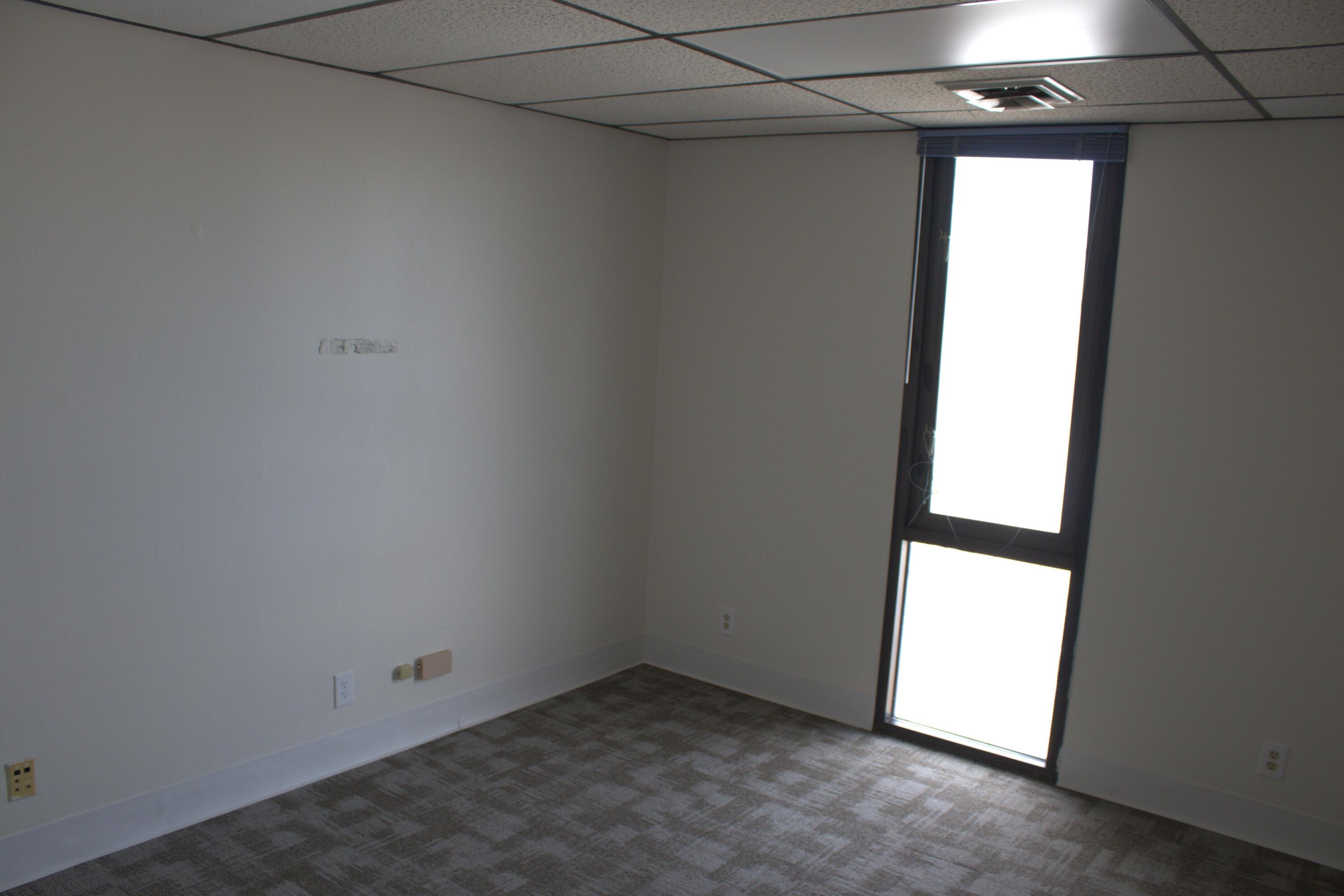1331 North Stewart Avenue Property Photo 4