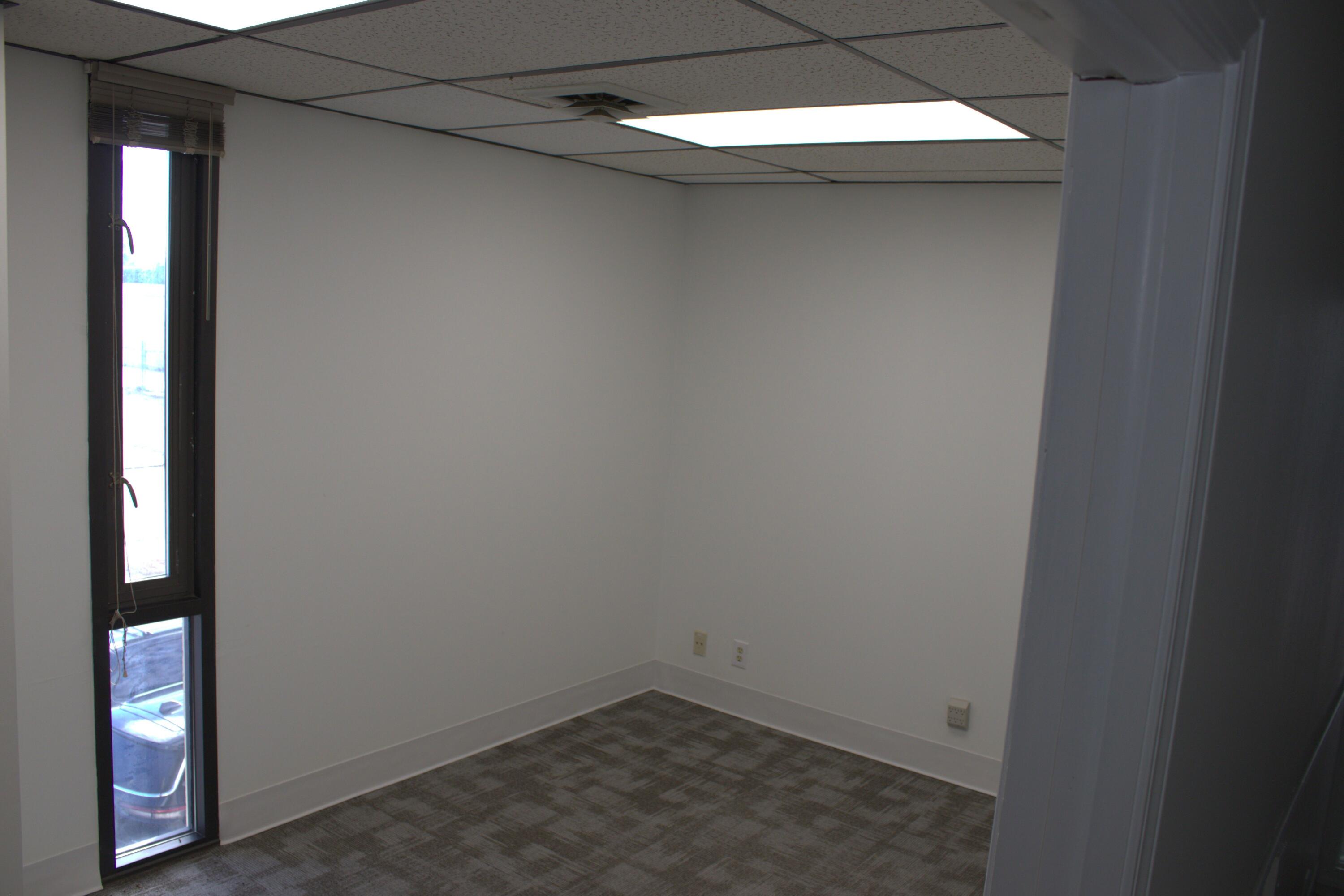 1331 North Stewart Avenue Property Photo 7