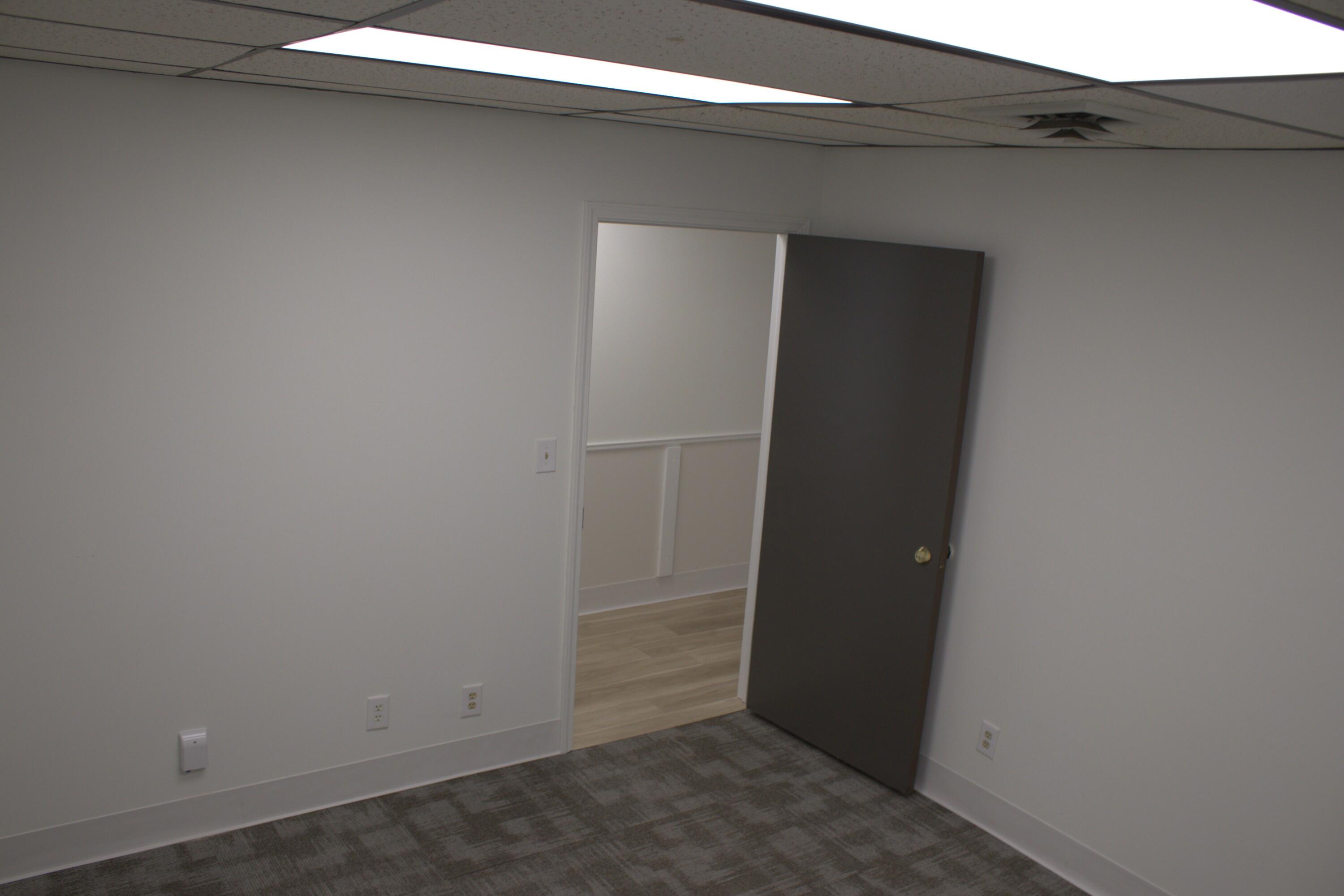 1331 North Stewart Avenue Property Photo 9