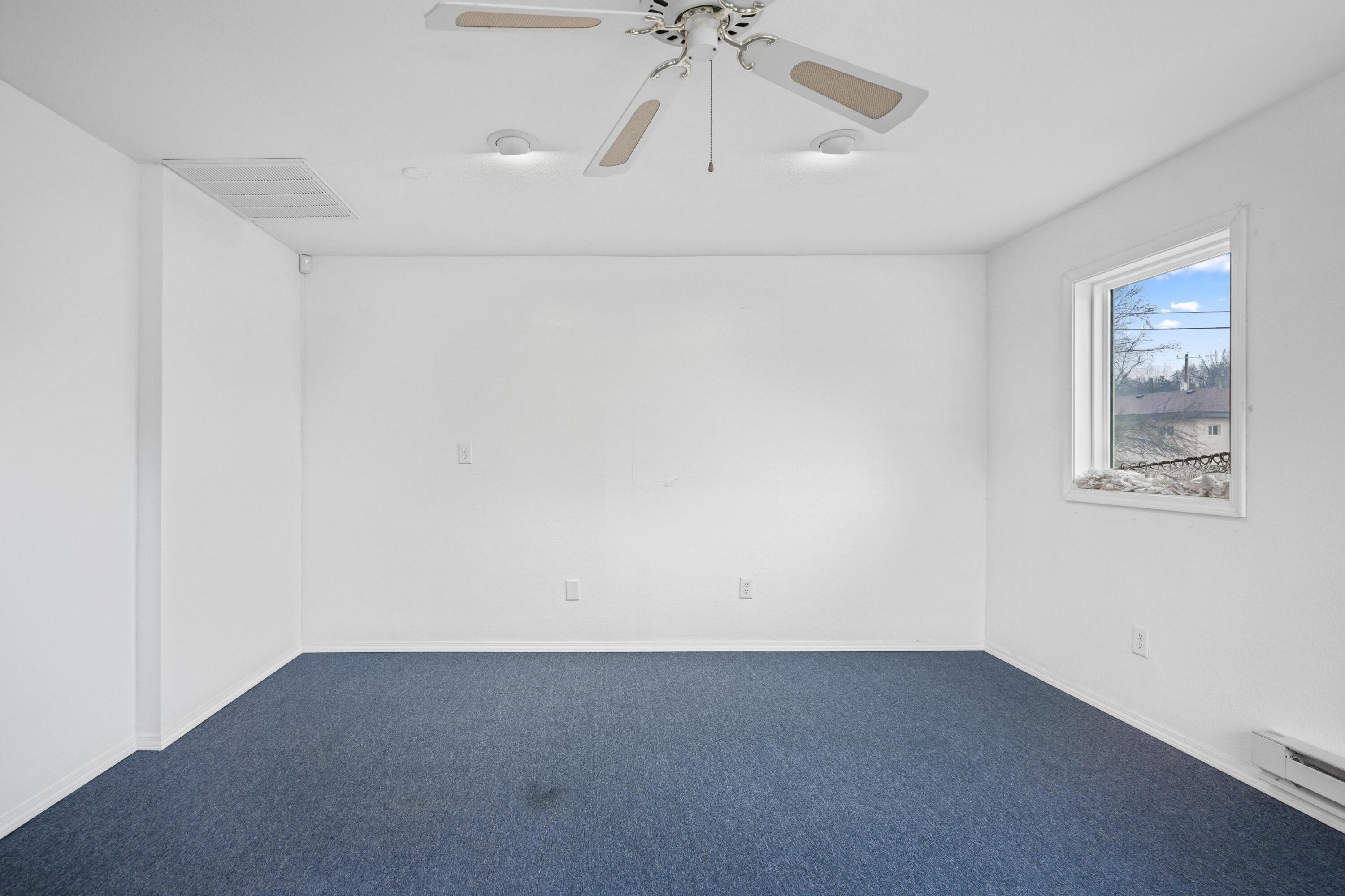 813 South Neosho Boulevard Property Photo 29