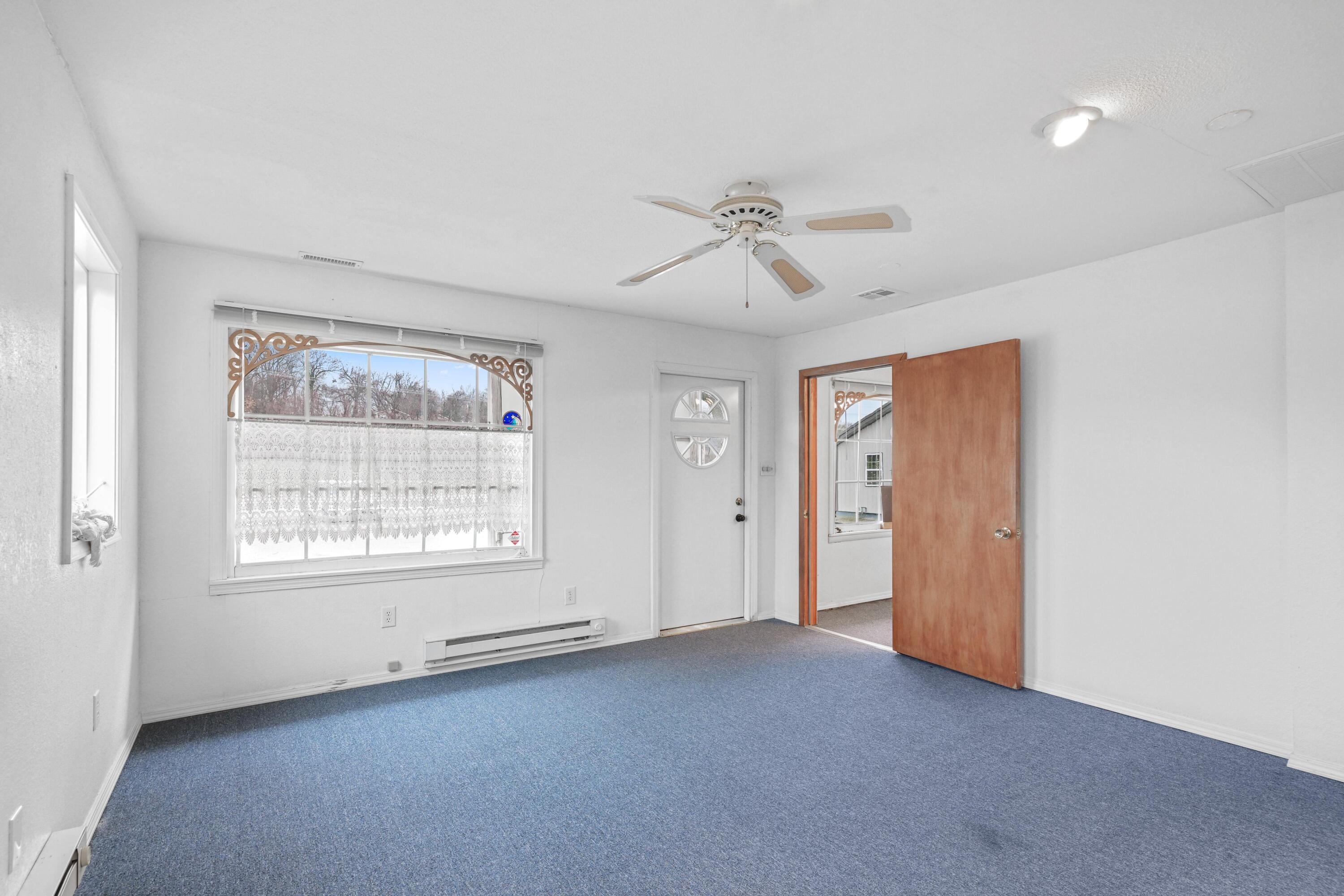 813 South Neosho Boulevard Property Photo 30
