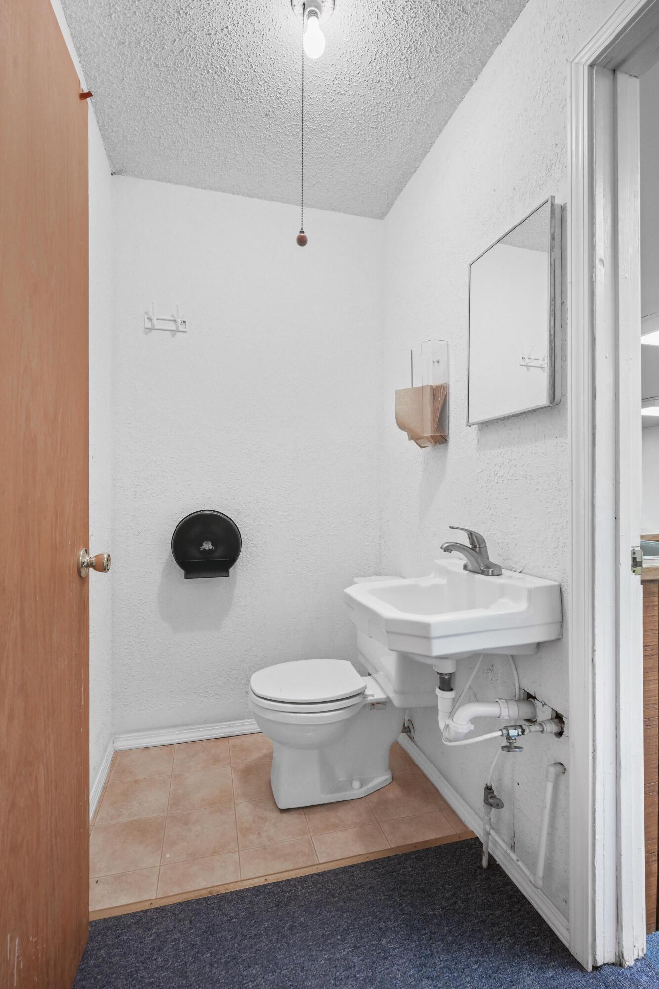 813 South Neosho Boulevard Property Photo 32