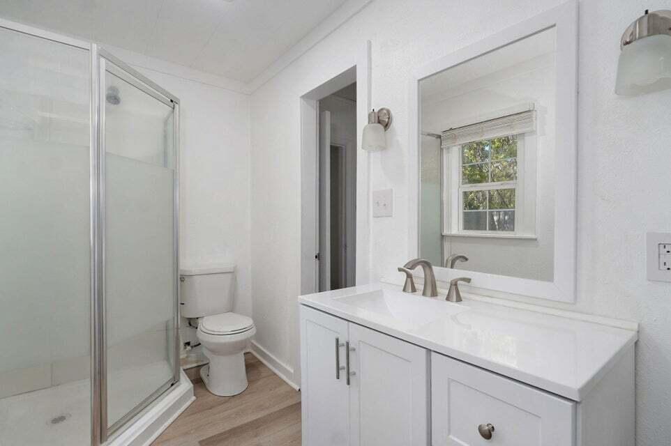 1131 West Pacific Street Property Photo 9