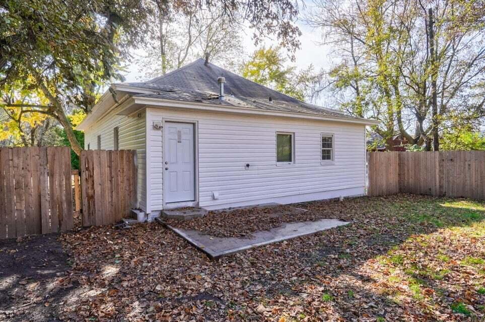 1131 West Pacific Street Property Photo 17